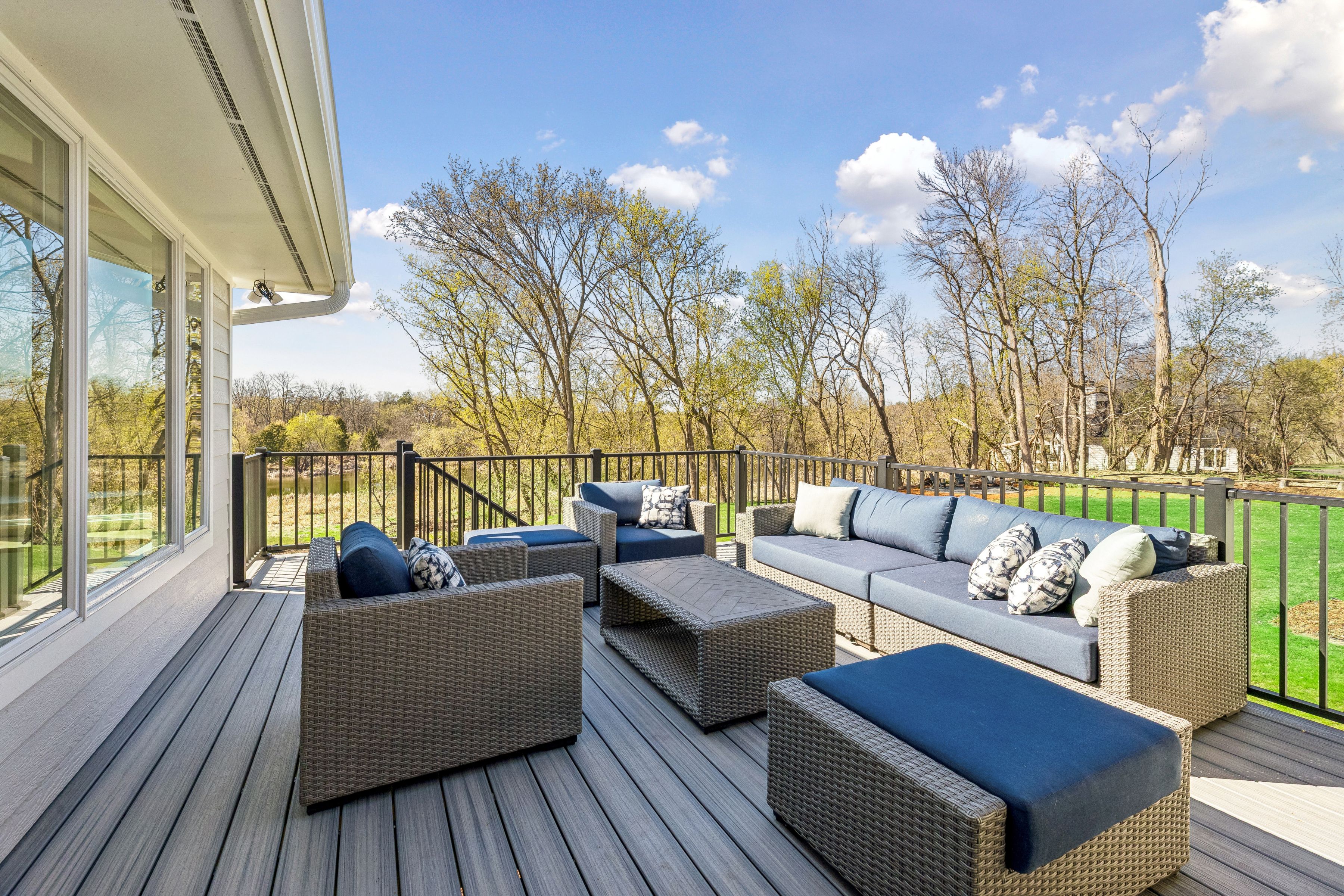 1155 Heritage Lane 