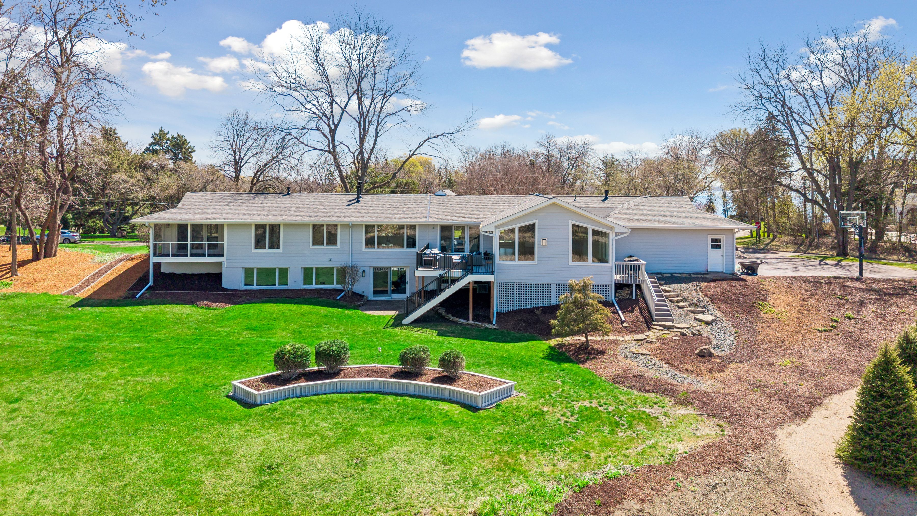 1155 Heritage Lane 