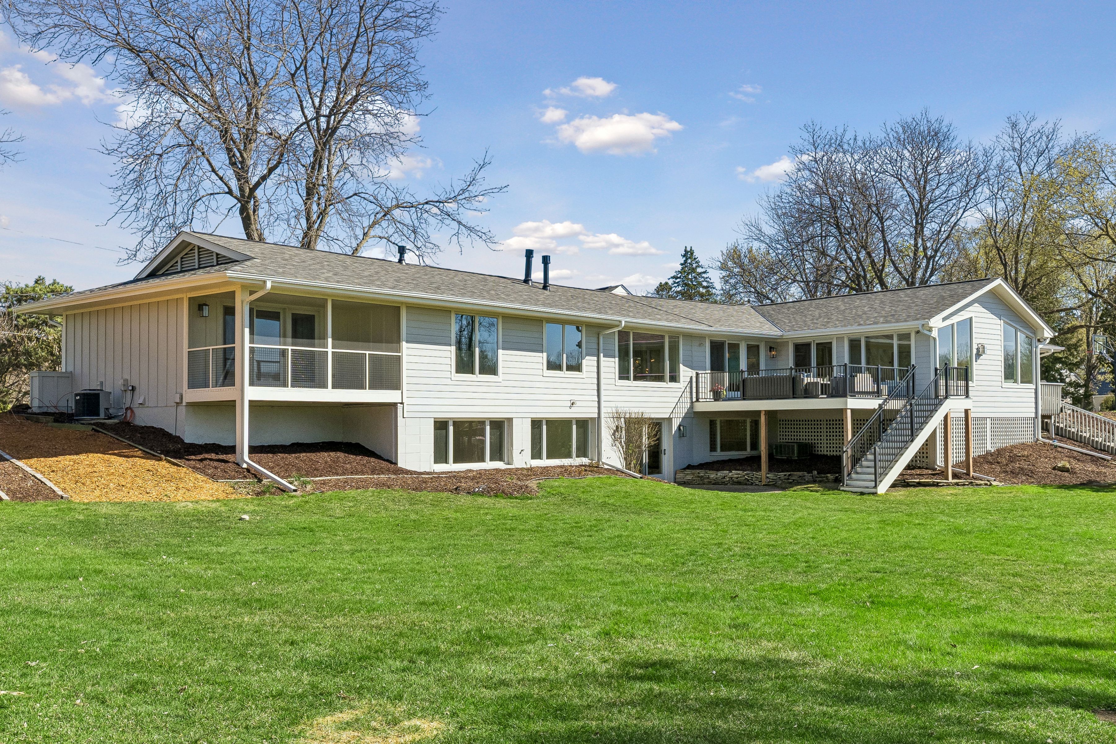 1155 Heritage Lane 