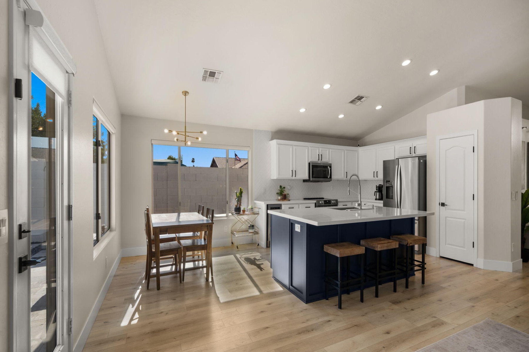 4049 E Vista Drive 