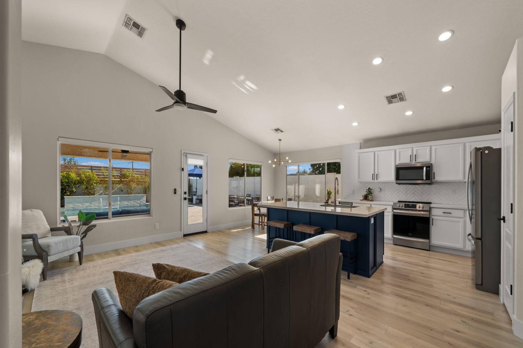 4049 E Vista Drive 