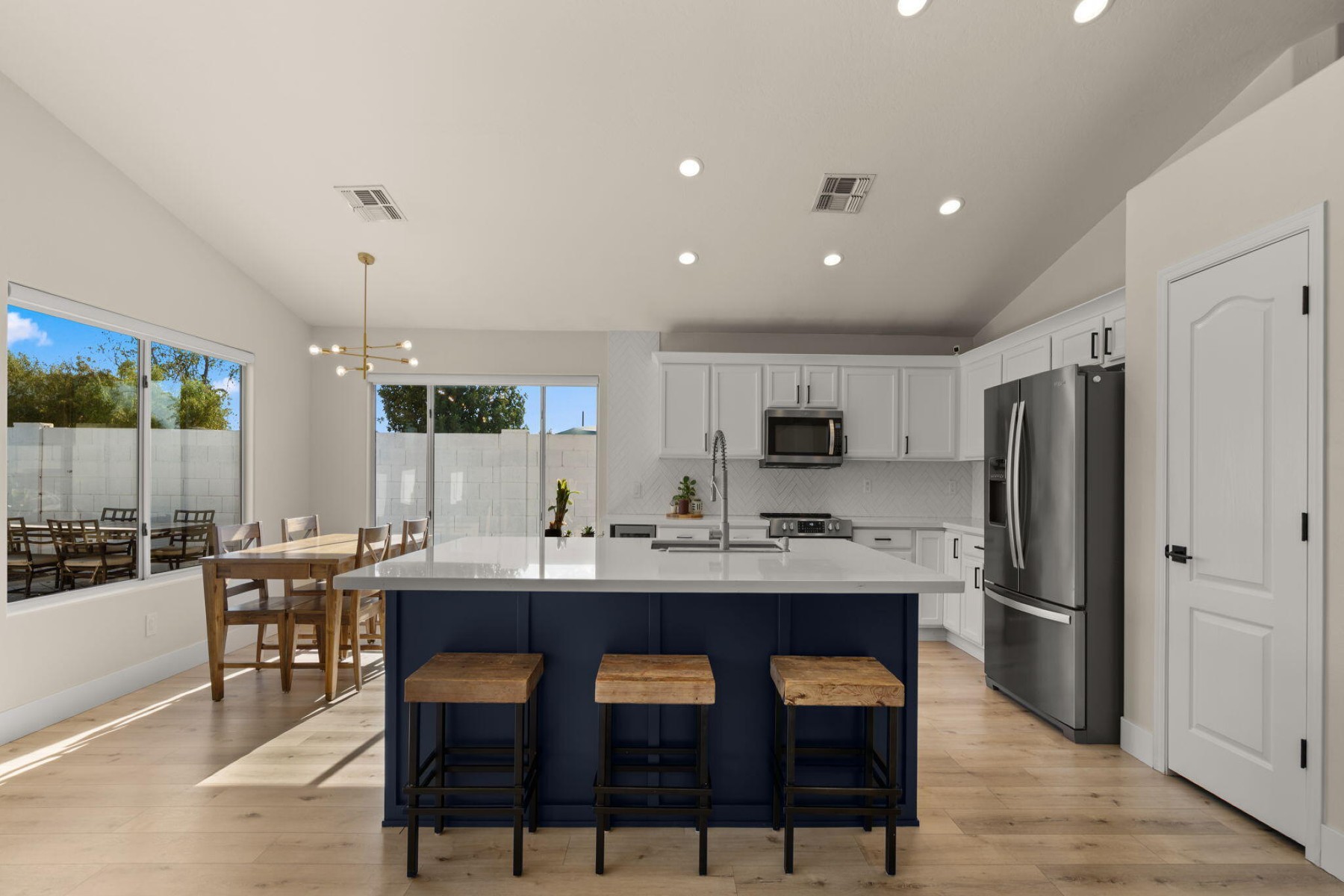 4049 E Vista Drive 