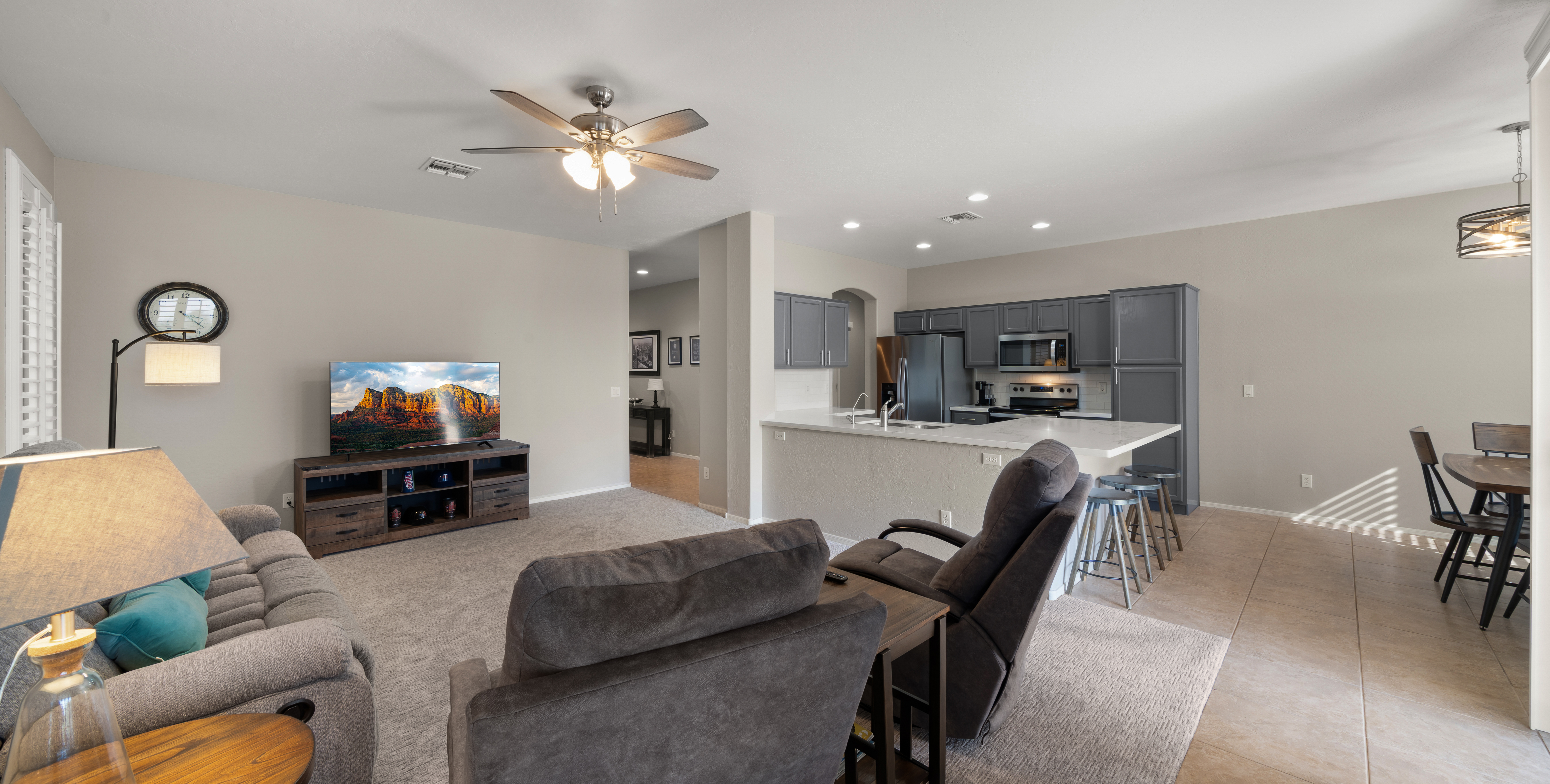 3605 E Meadowview Drive 
