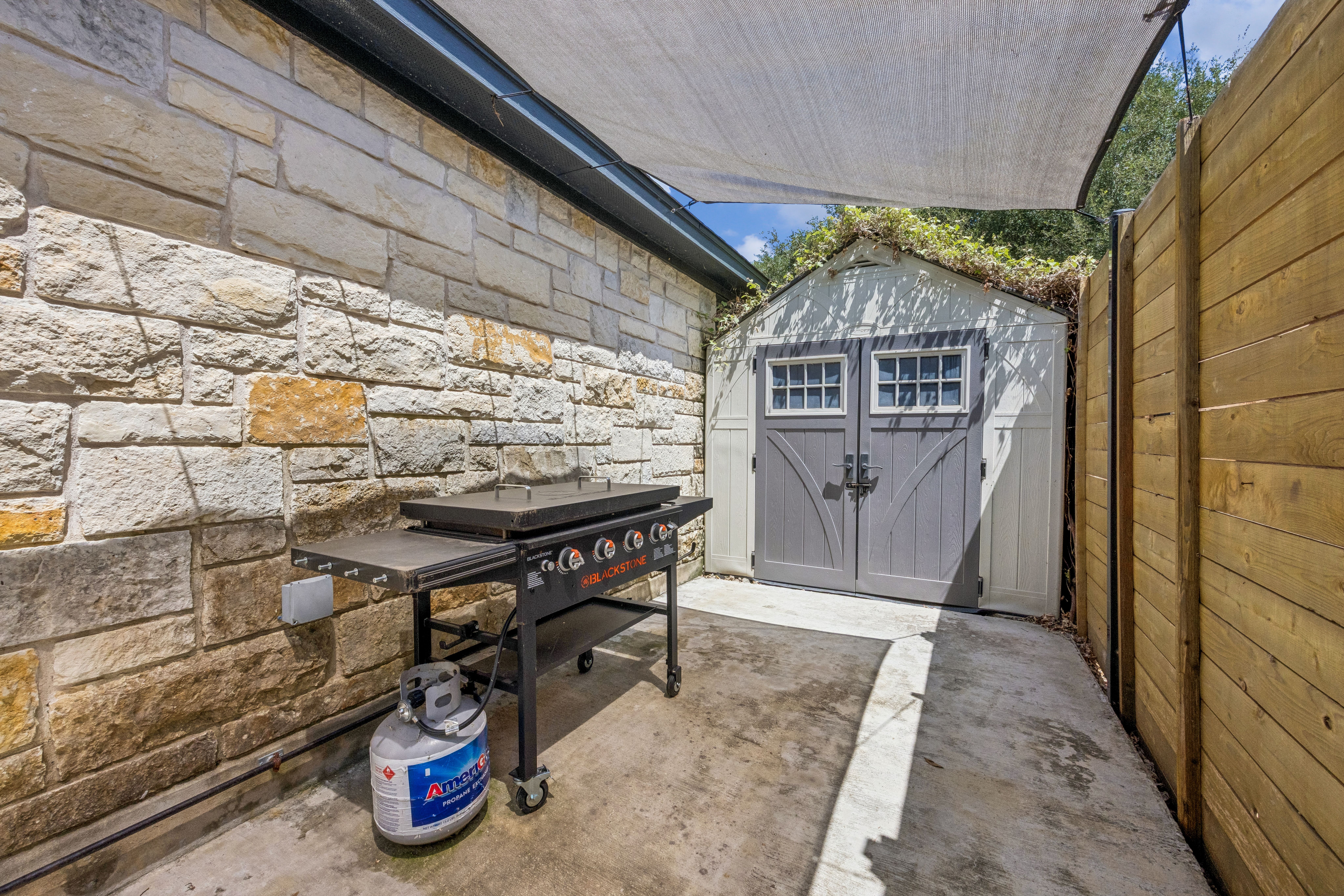 7104 Bay City Bend 