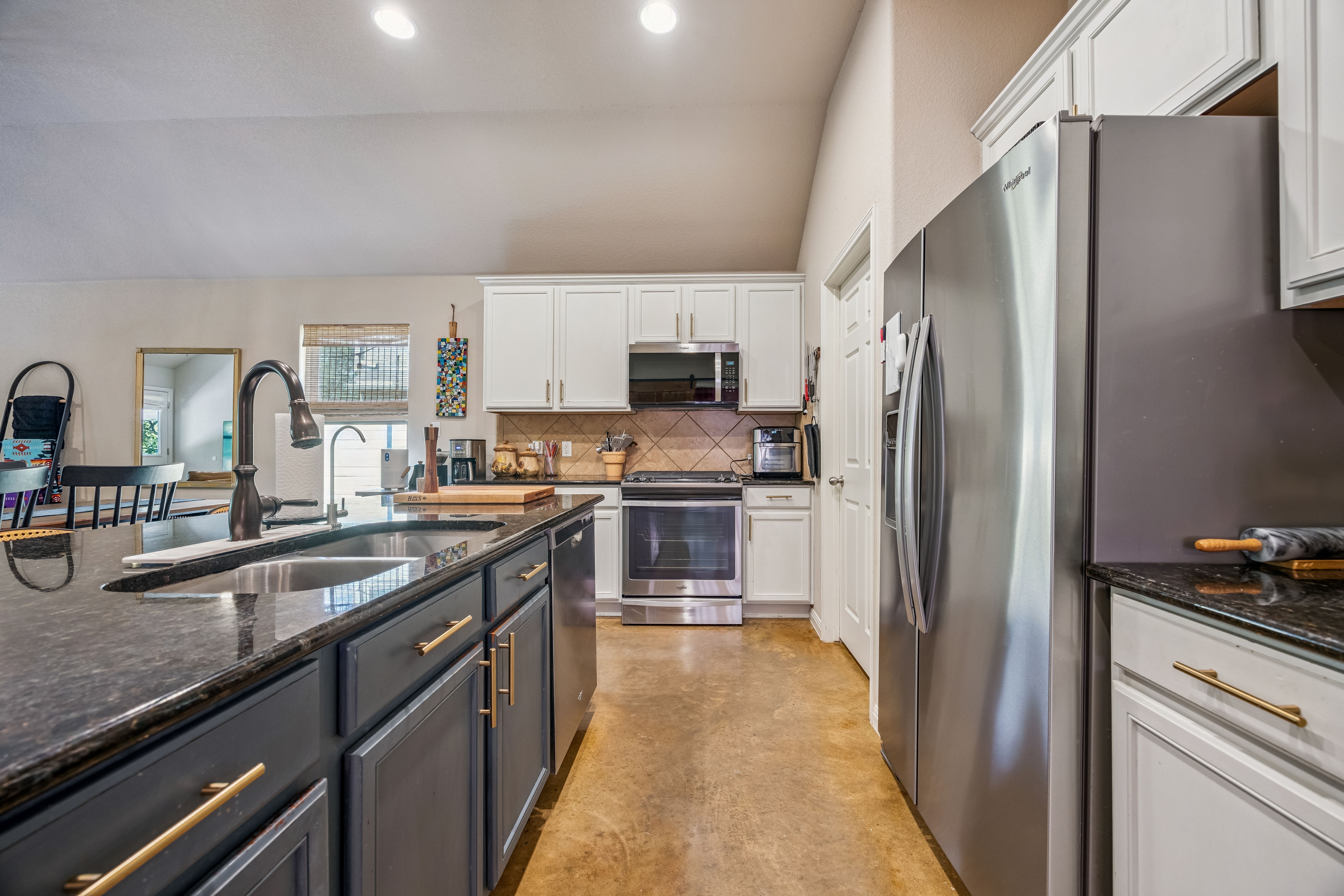 7104 Bay City Bend 