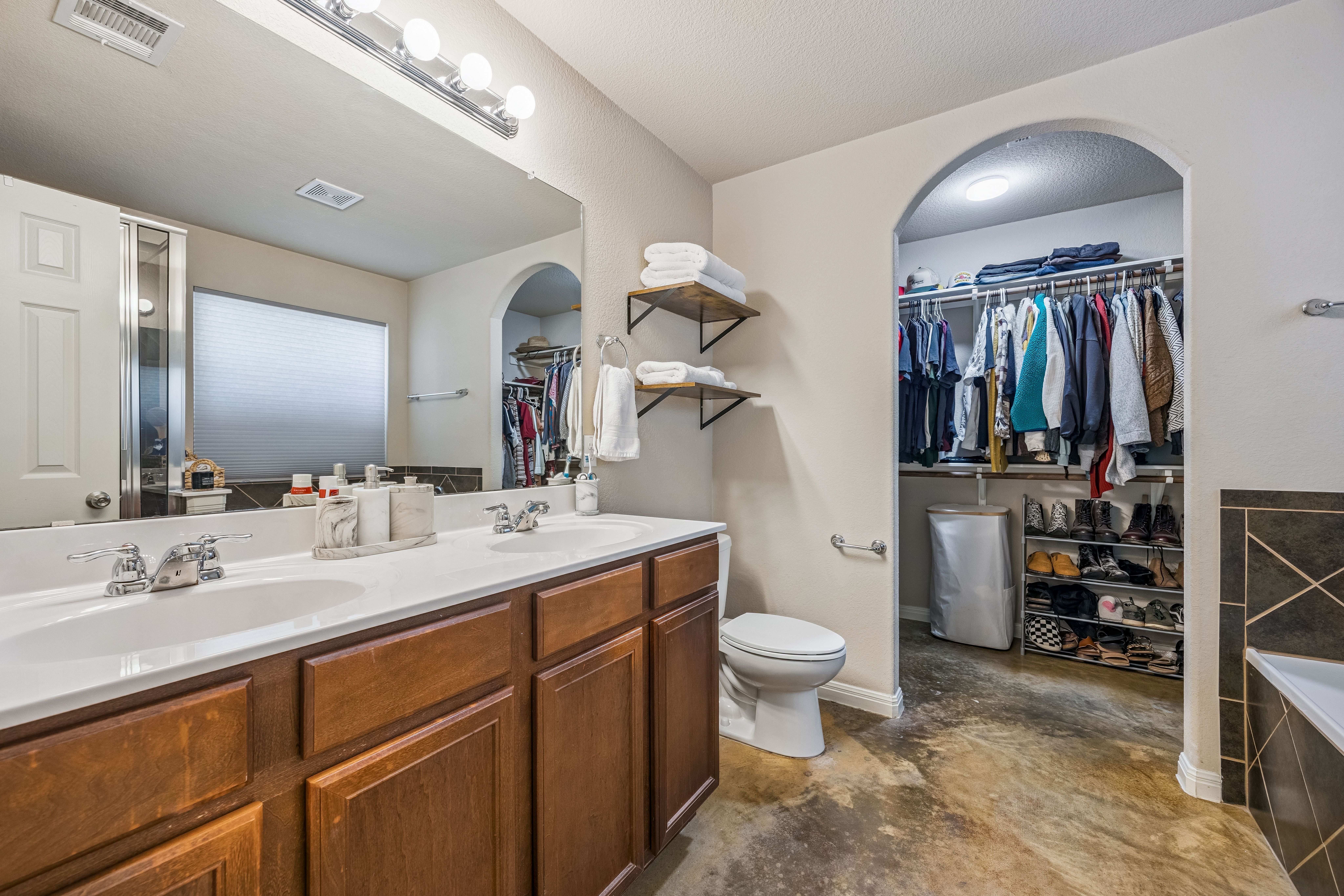 7104 Bay City Bend 