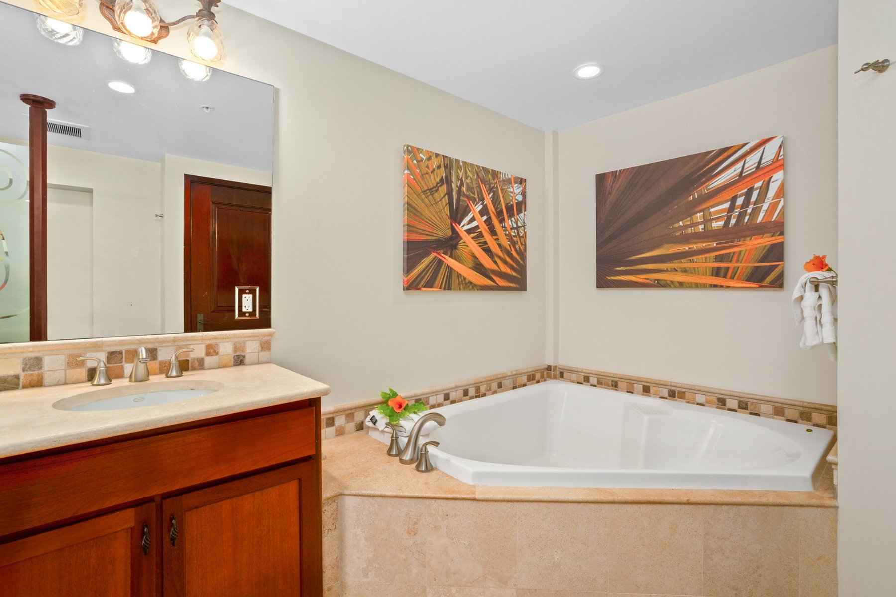 4-820 KUHIO HWY Unit# E106