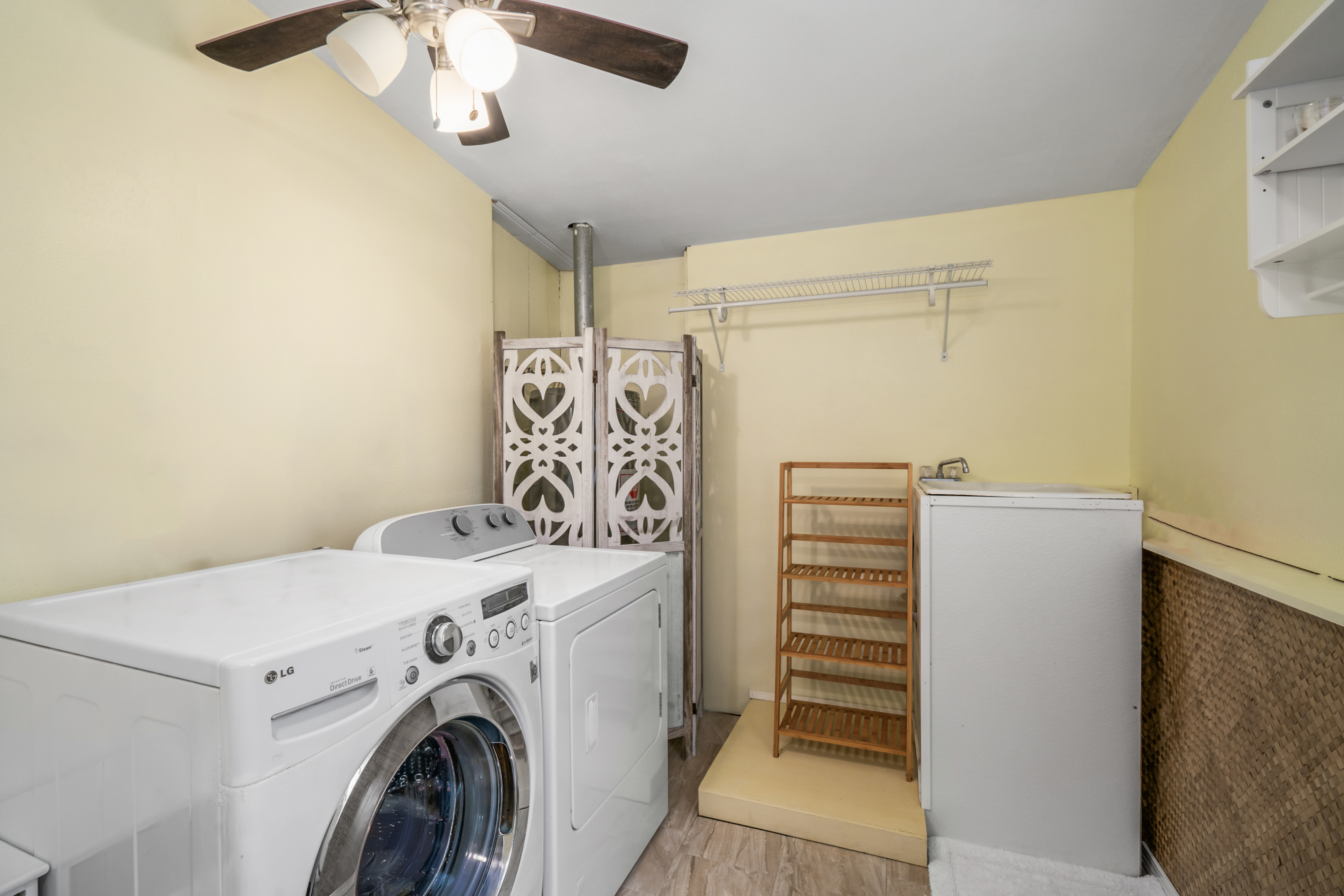 5837 OLOHENA RD Unit# Unit A