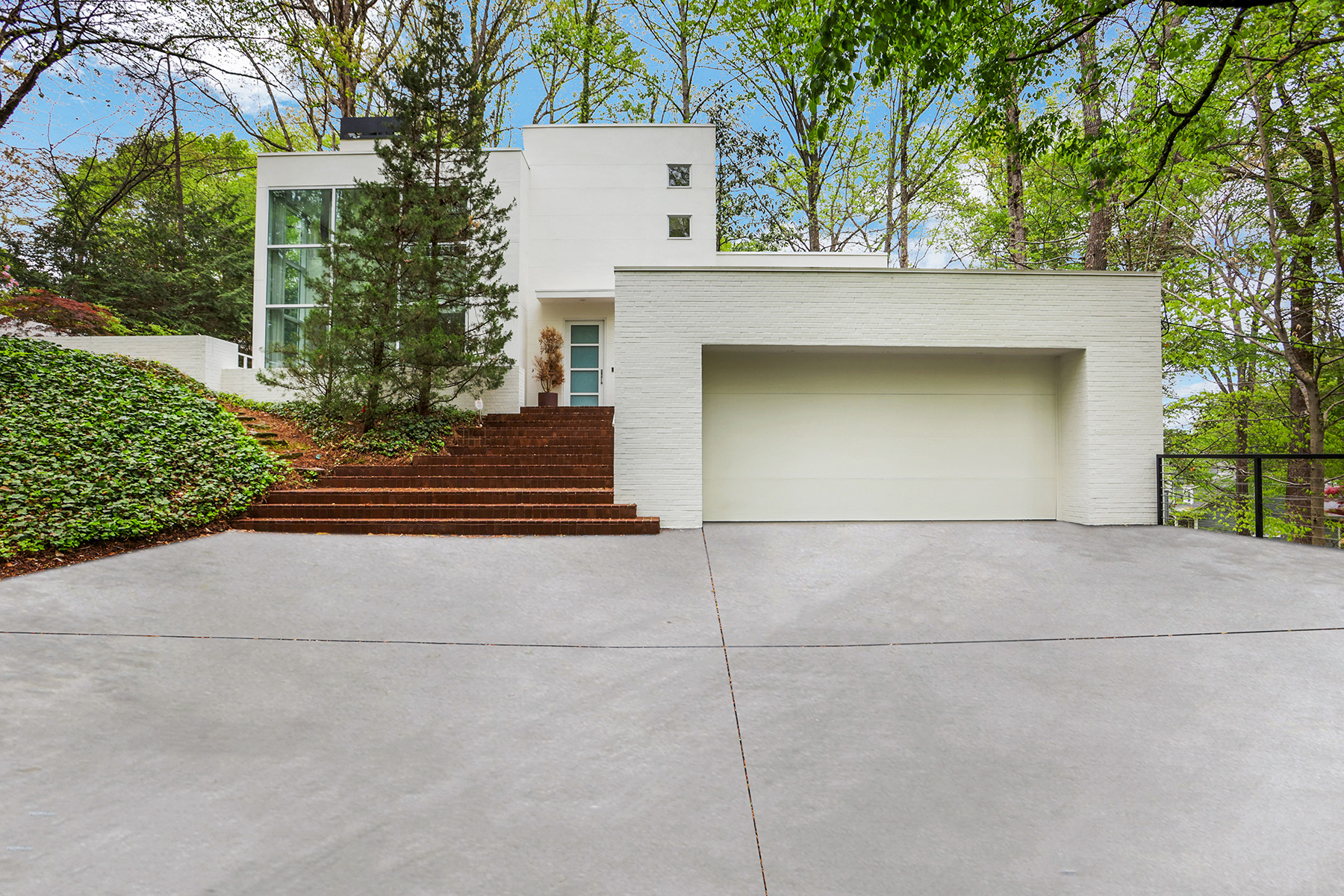 45 Tuxedo Terrace