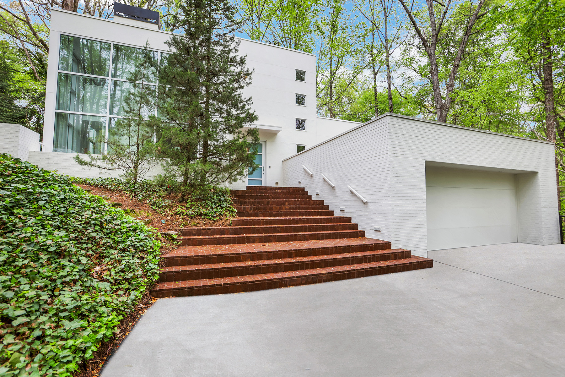 45 Tuxedo Terrace