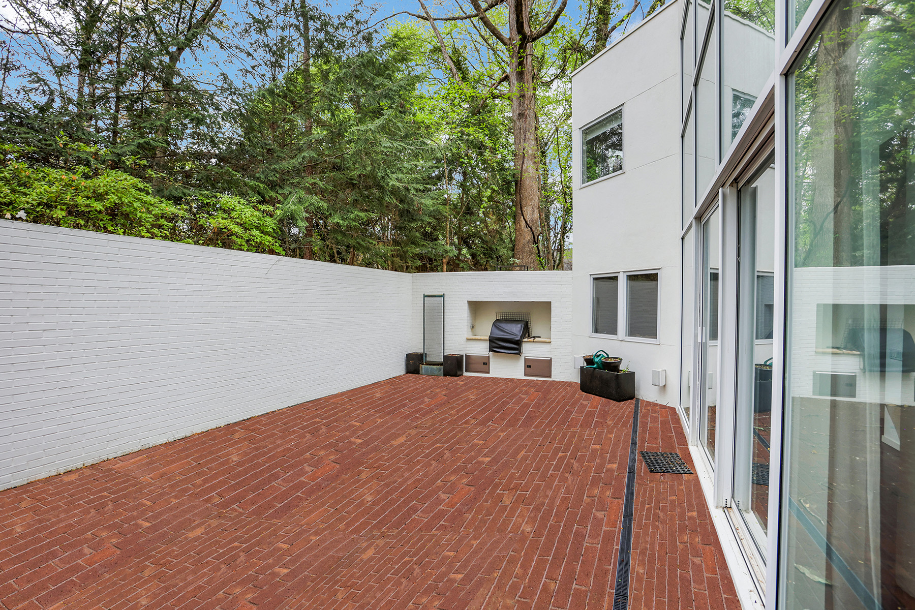 45 Tuxedo Terrace