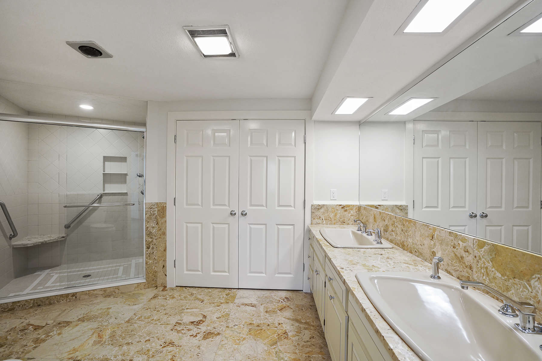 198-227 Bridge Street