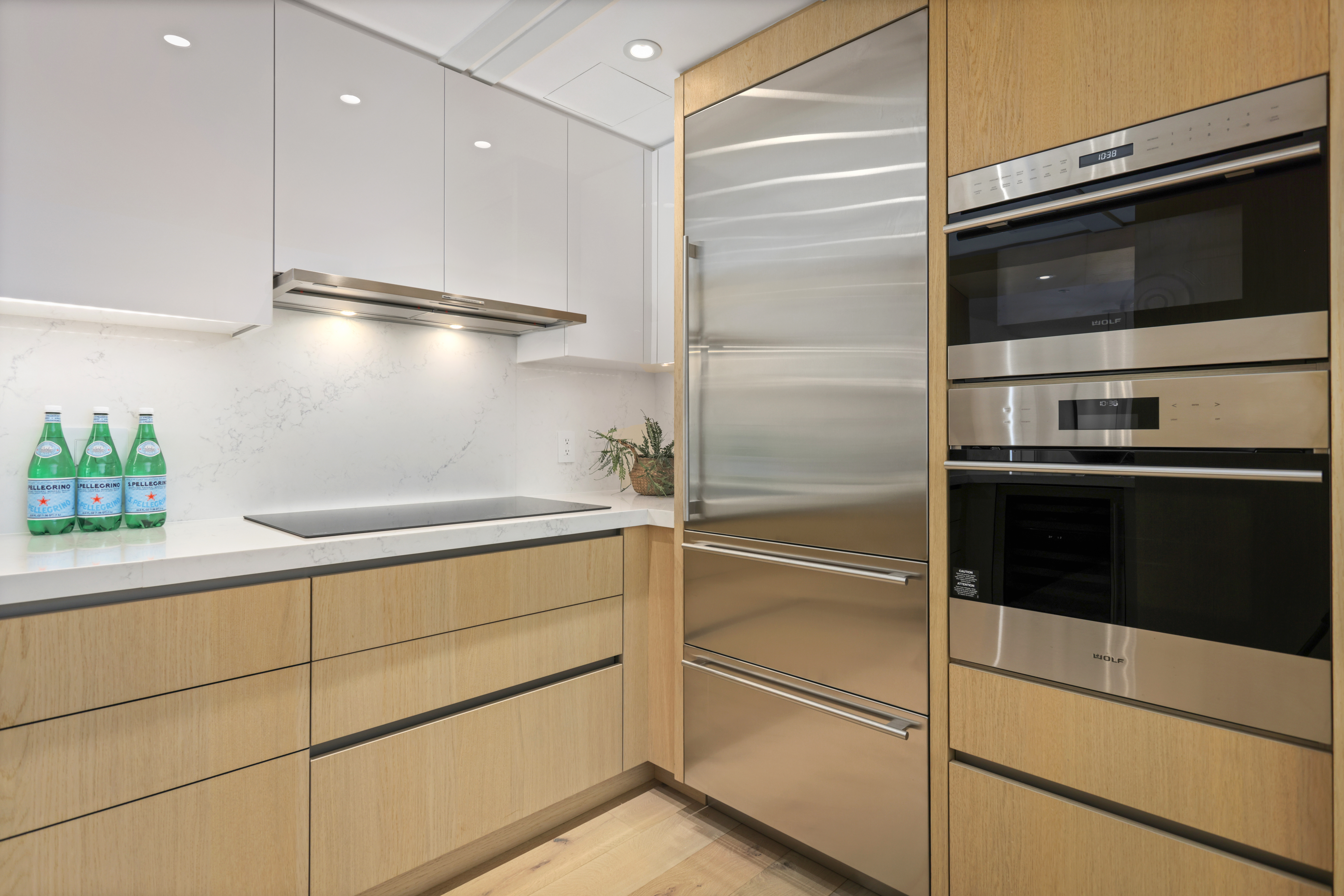 66-84 Kaunaʻoa Drive Unit C32