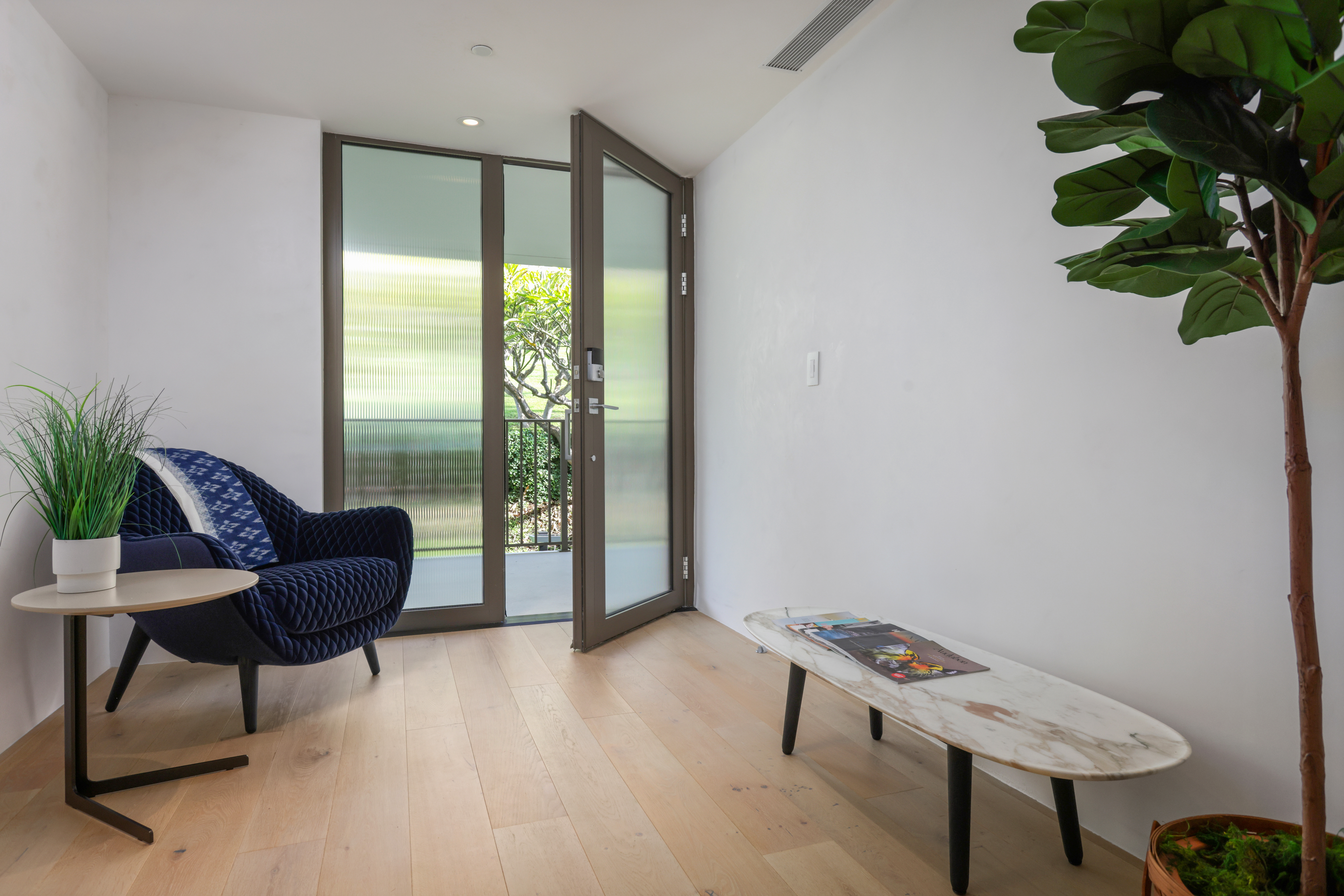 66-84 Kaunaʻoa Drive Unit C32