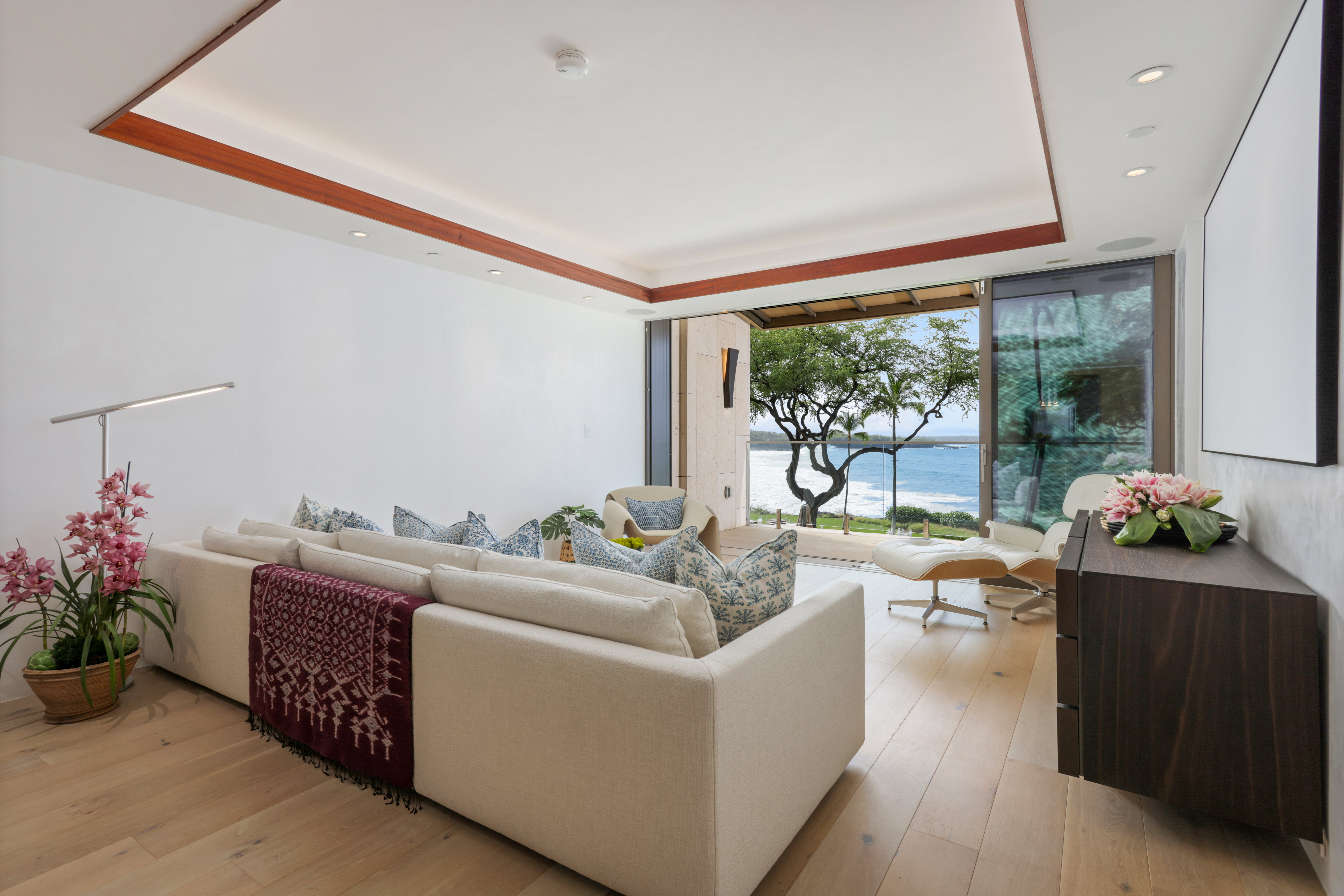 66-84 Kaunaʻoa Drive Unit C32