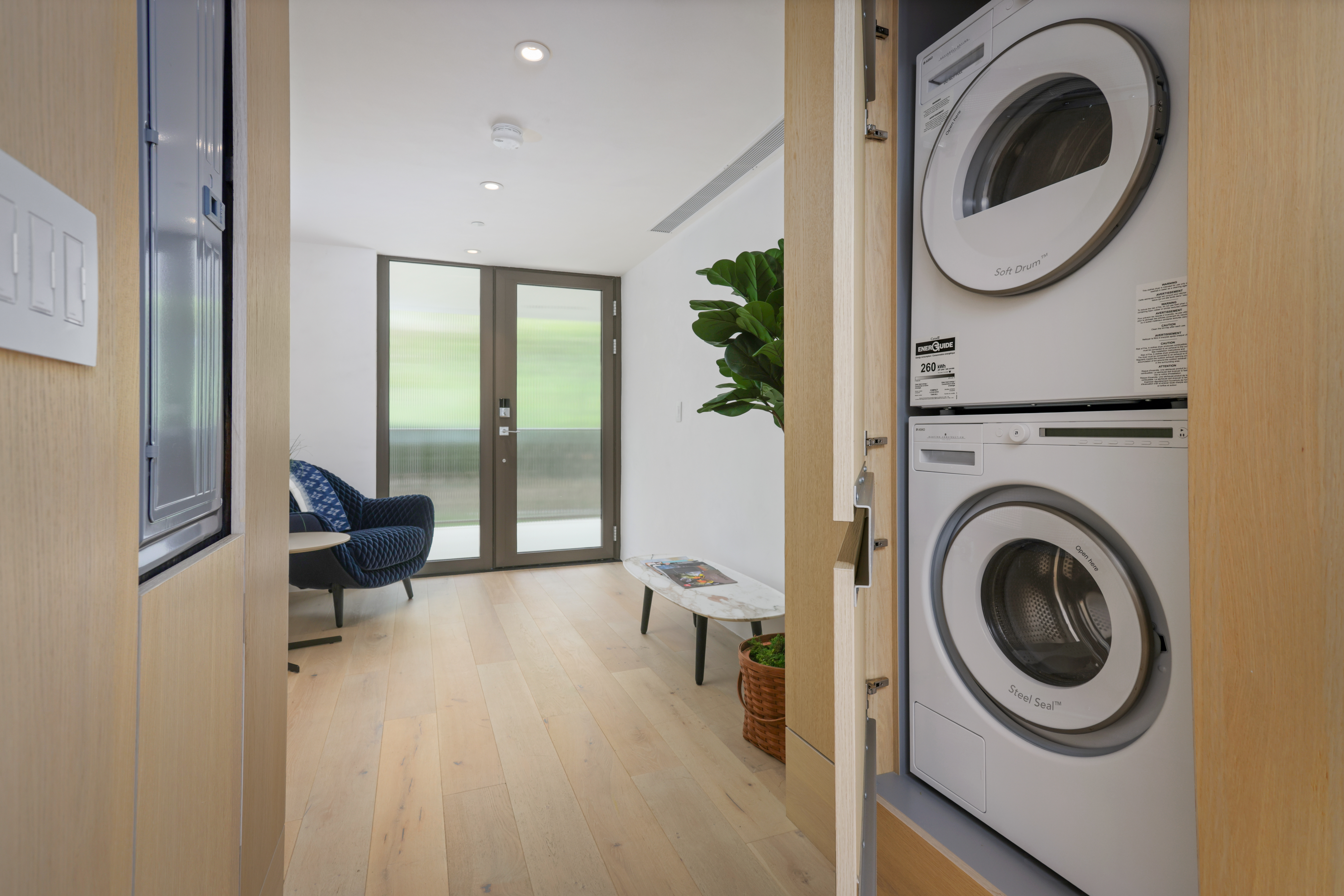 66-84 Kaunaʻoa Drive Unit C32