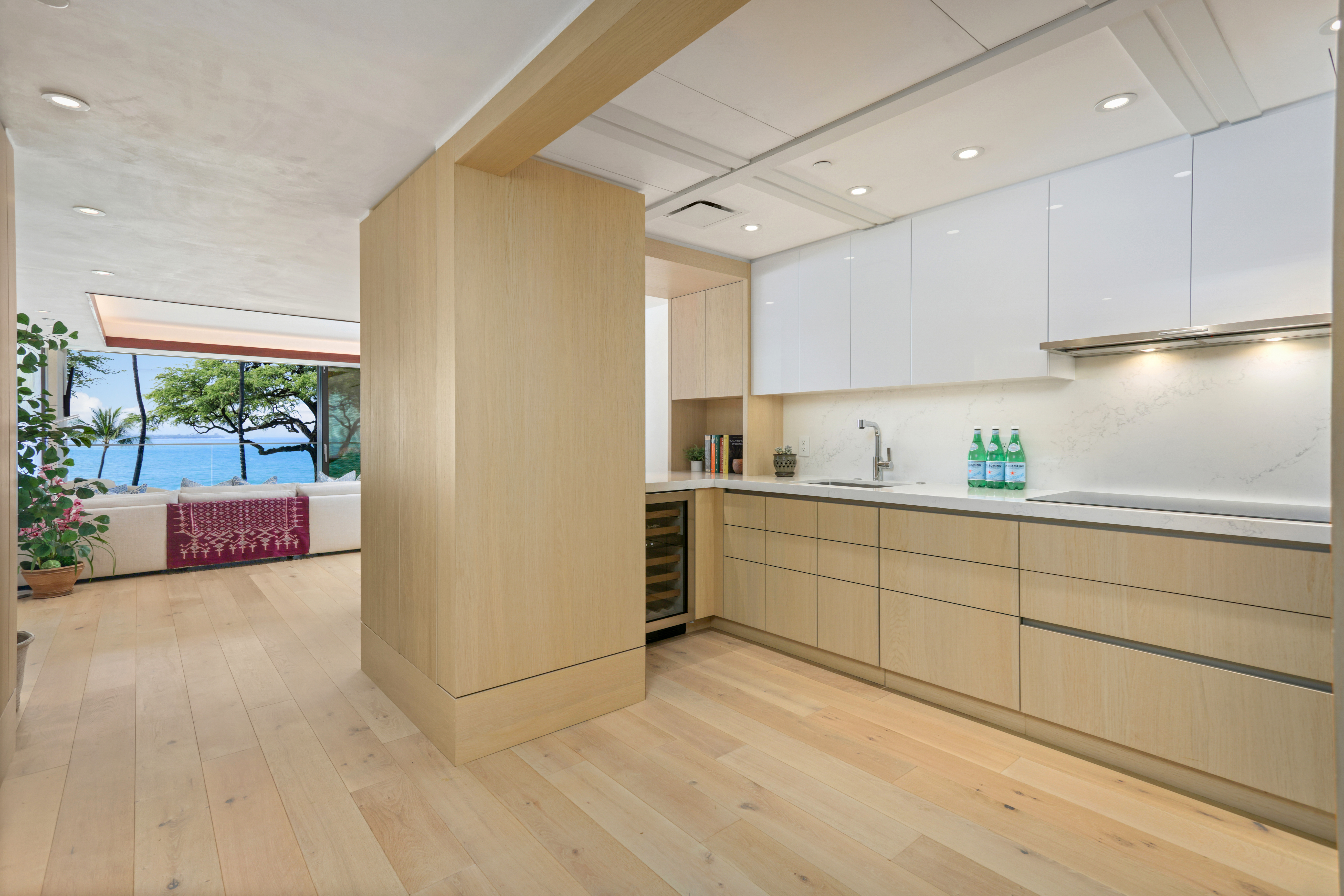 66-84 Kaunaʻoa Drive Unit C32
