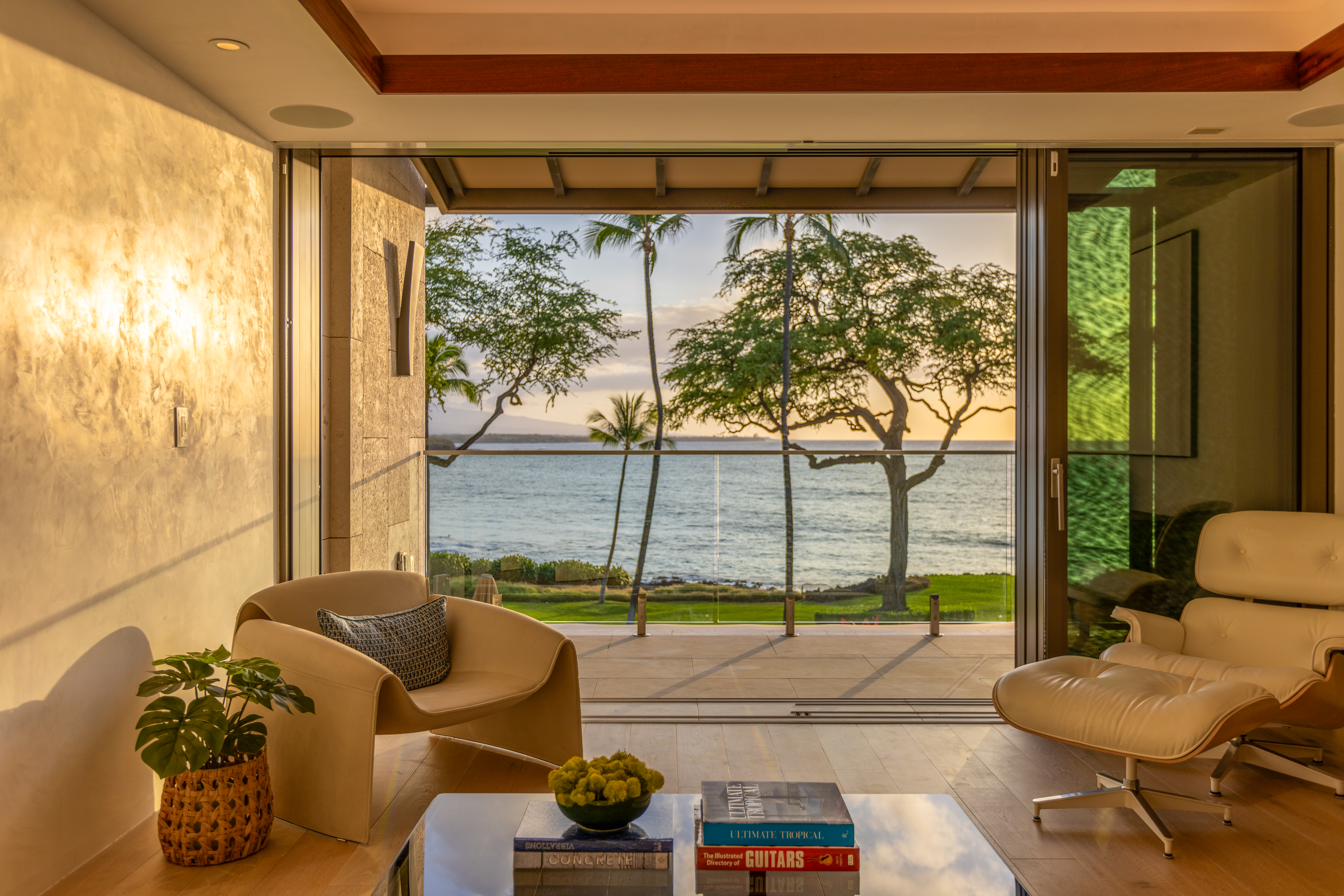 66-84 Kaunaʻoa Drive Unit C32