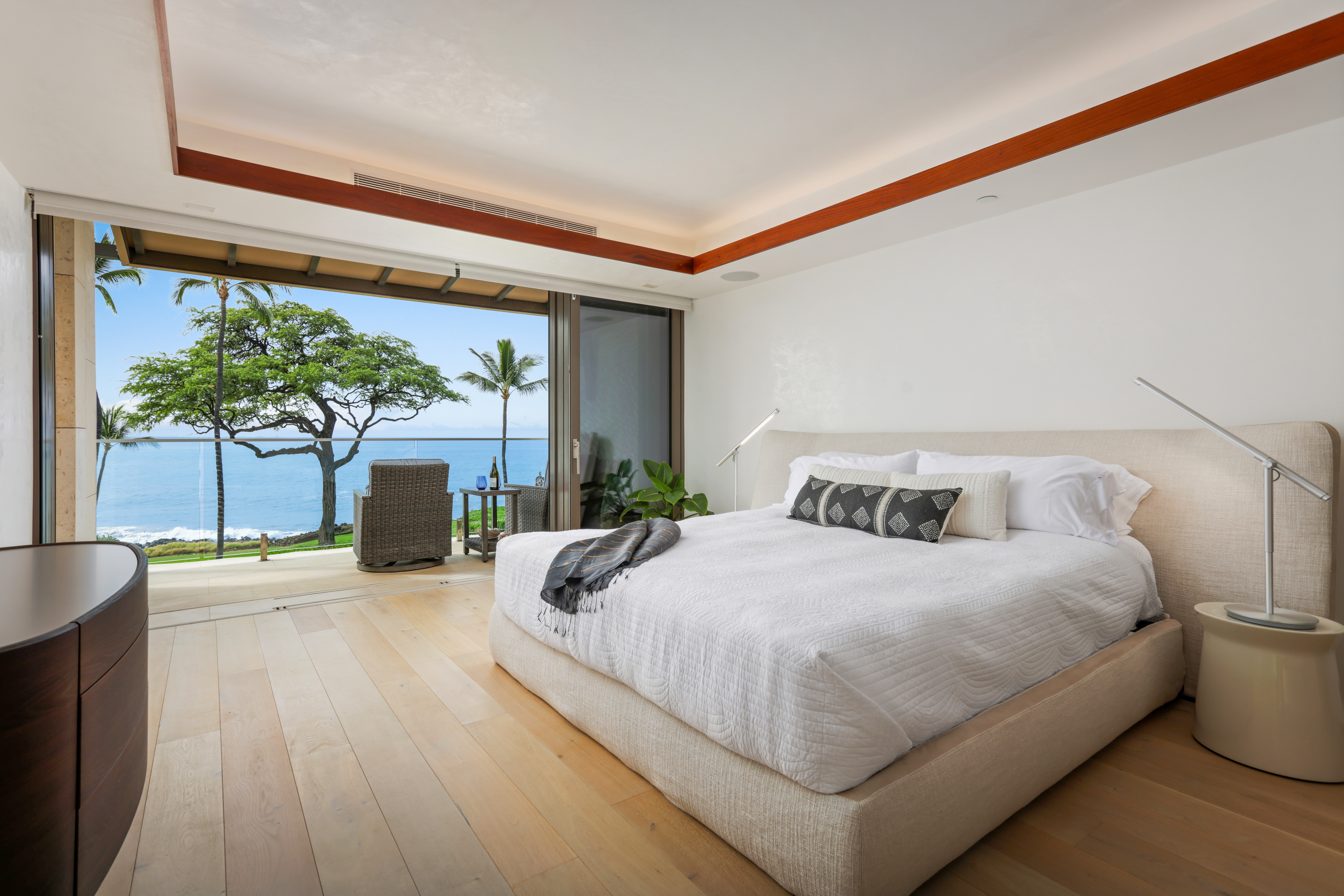 66-84 Kaunaʻoa Drive Unit C32