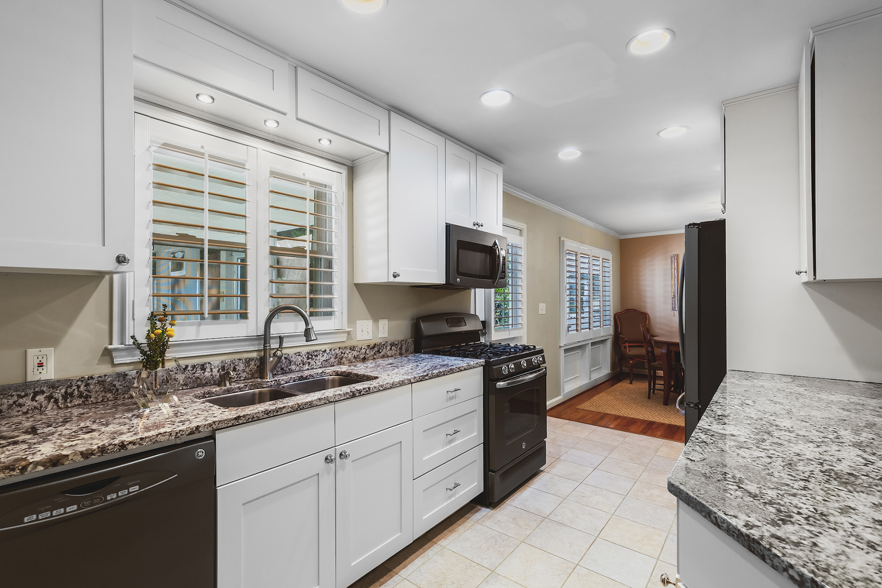 2523 Ridgewood Road