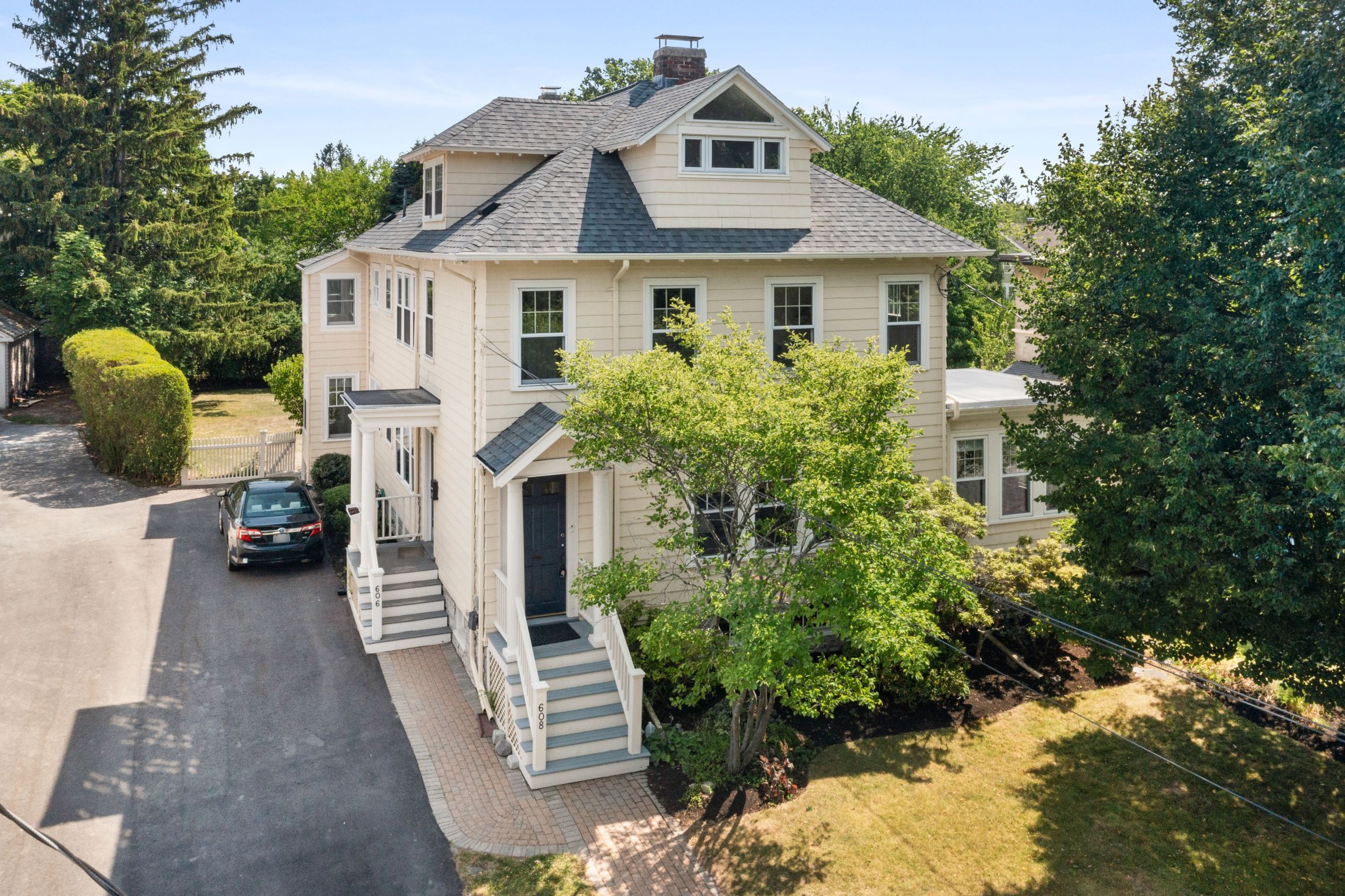 608 Huron Ave 608 