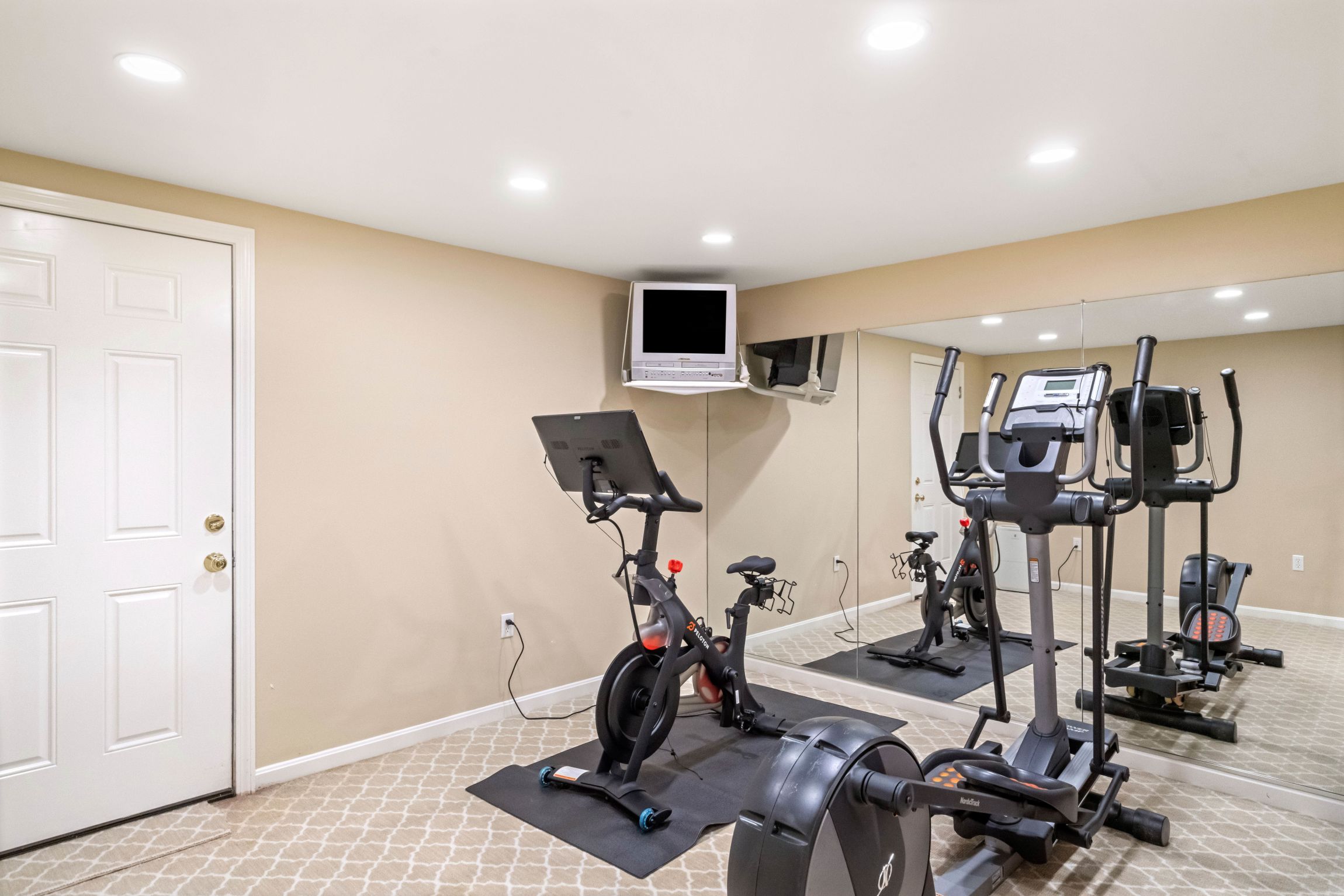 6 Pheasant Hill Road