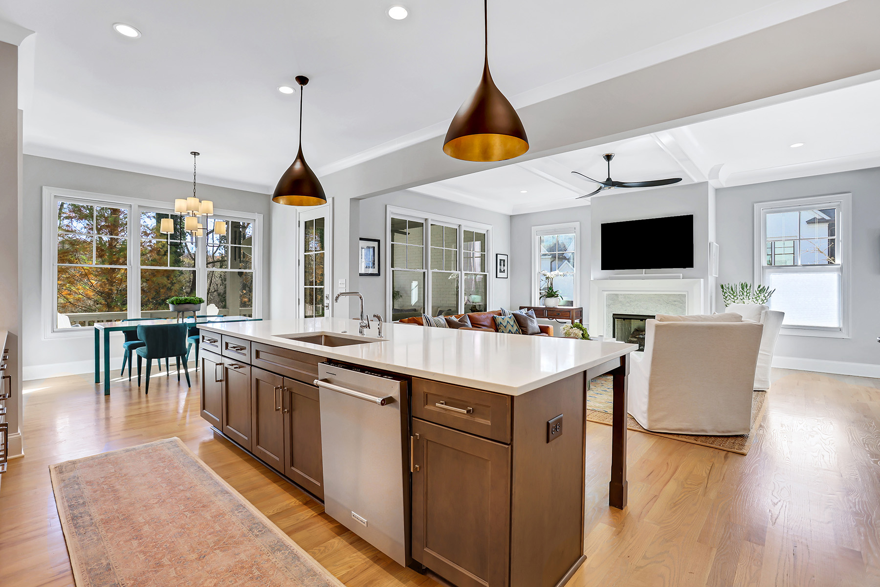 1729 Barclay Close