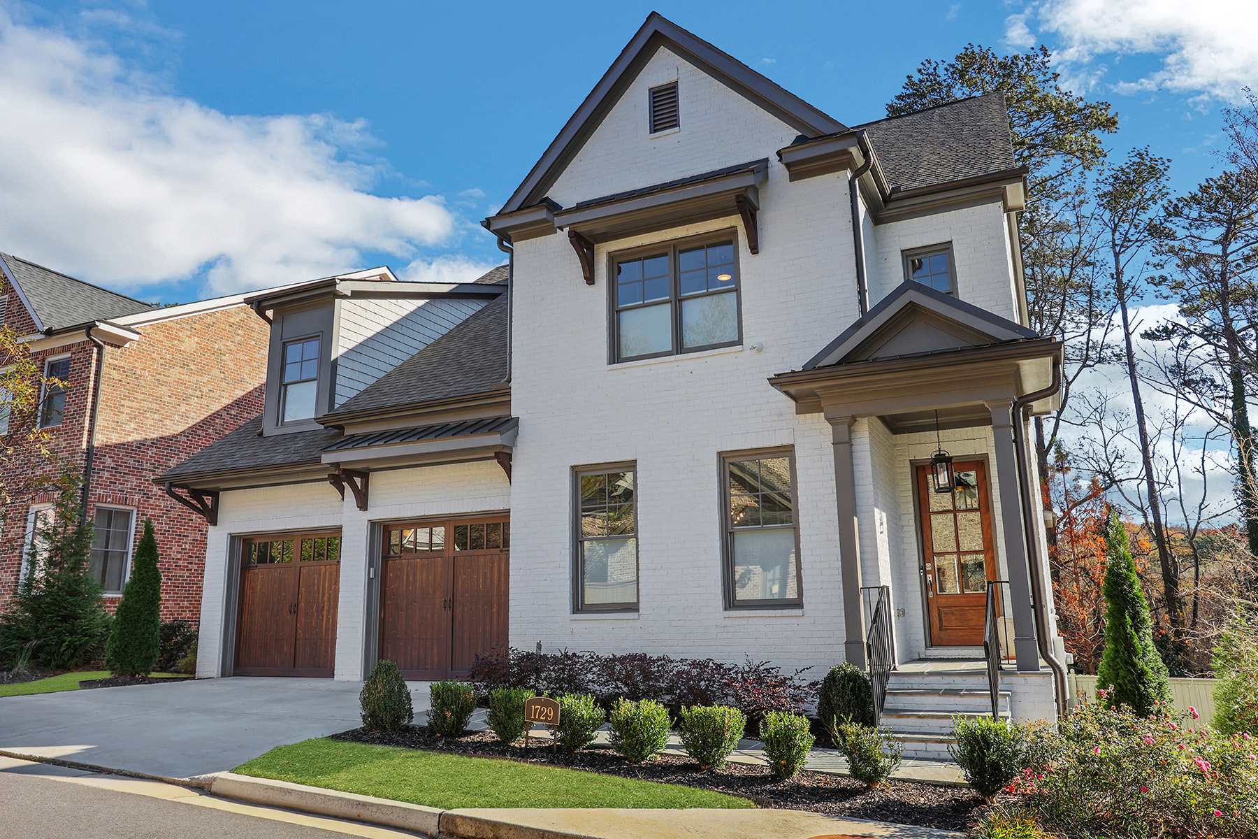 1729 Barclay Close