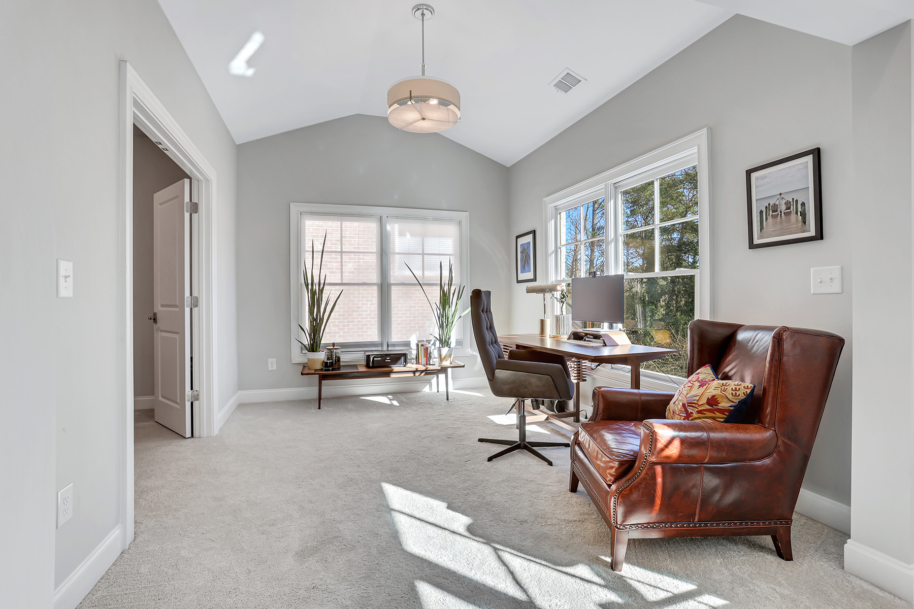 1729 Barclay Close