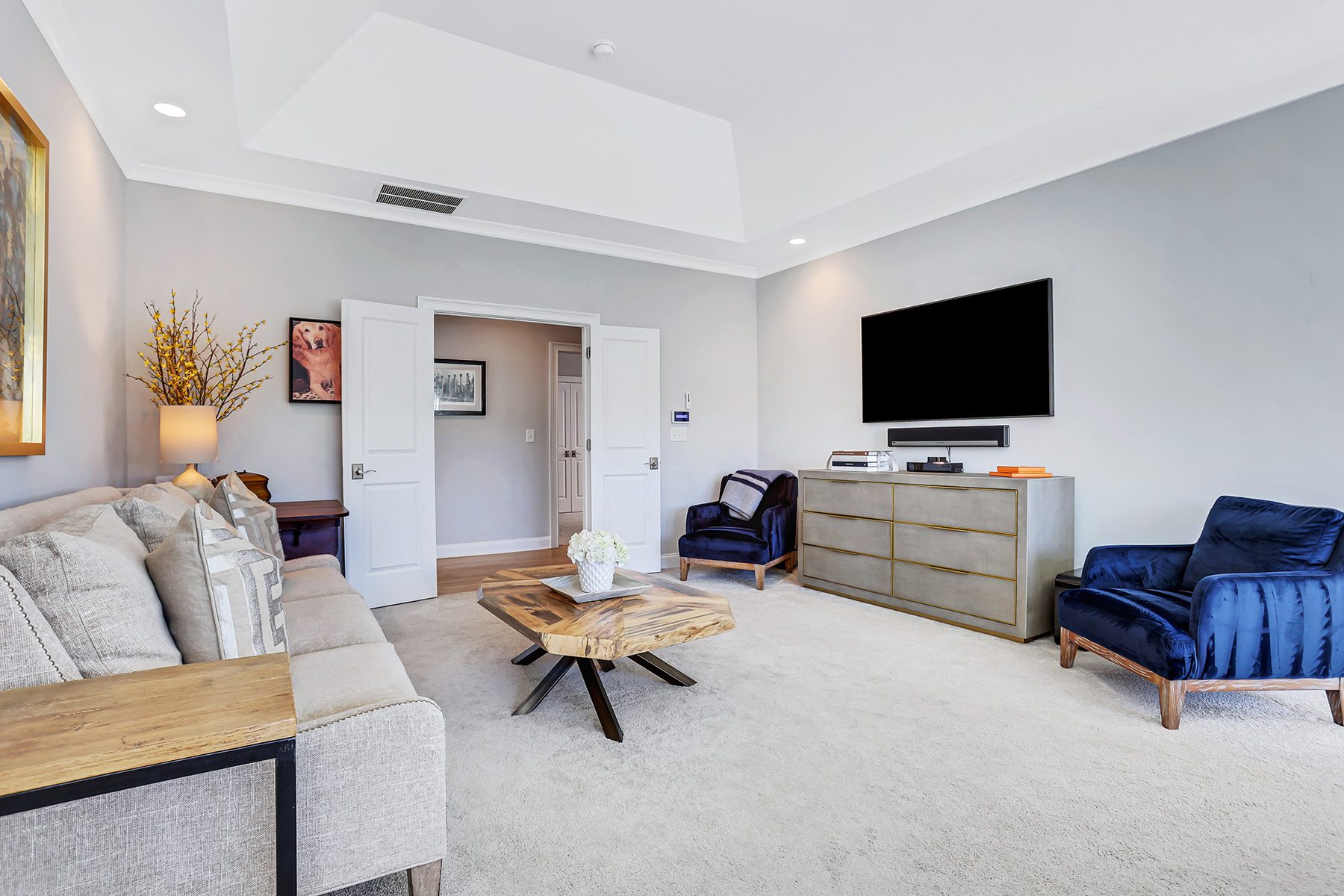 1729 Barclay Close