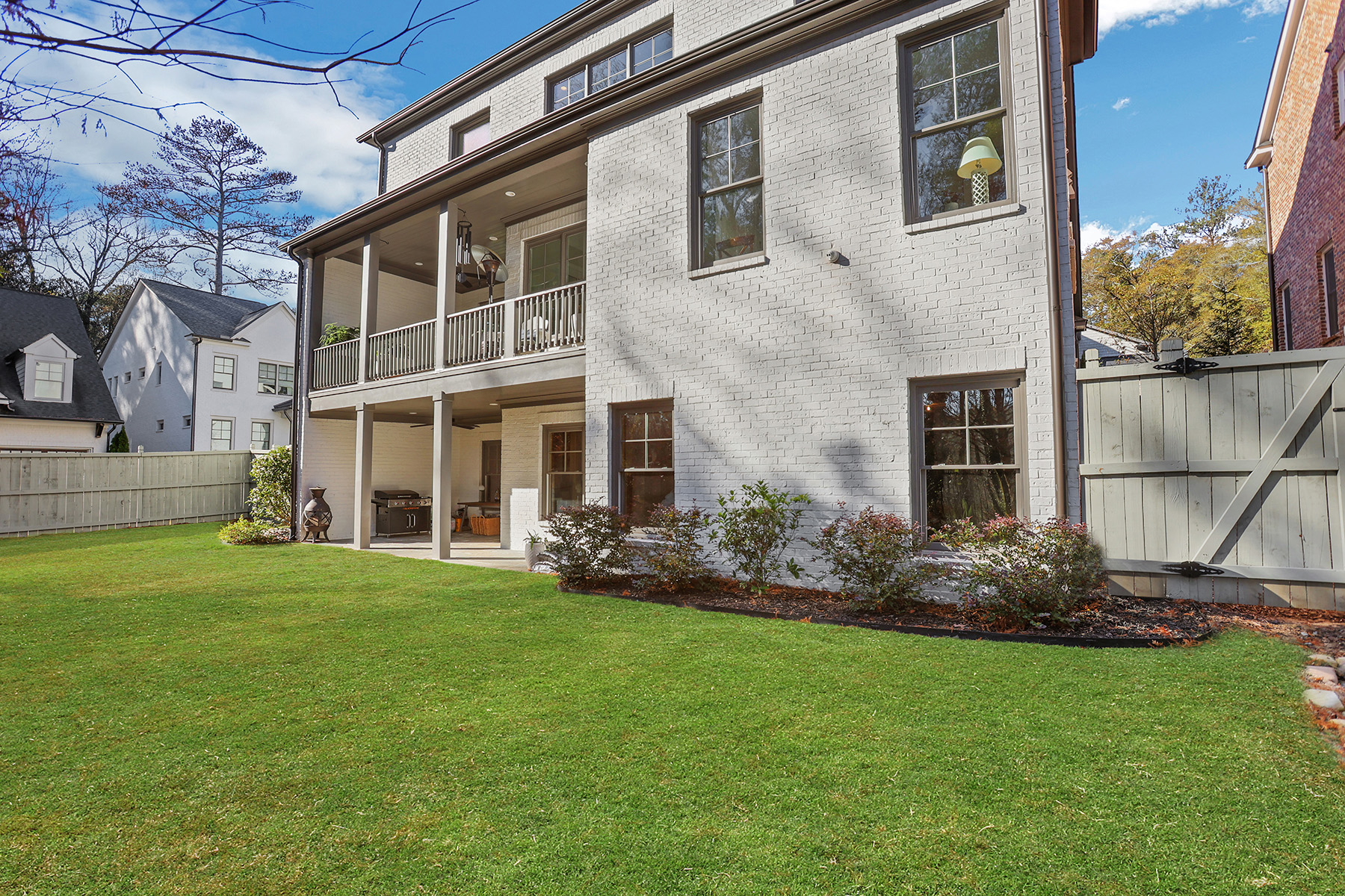 1729 Barclay Close