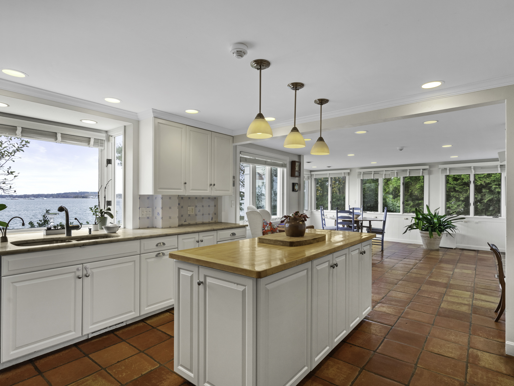 247 King Caesar Road