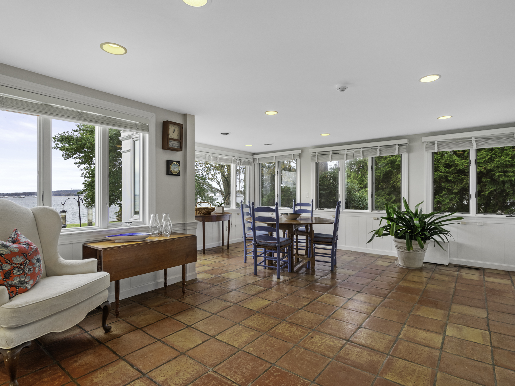 247 King Caesar Road