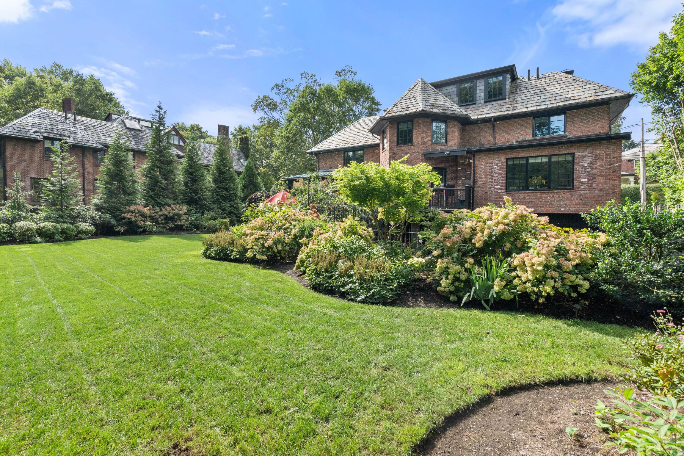 52 Hammondswood Rd 