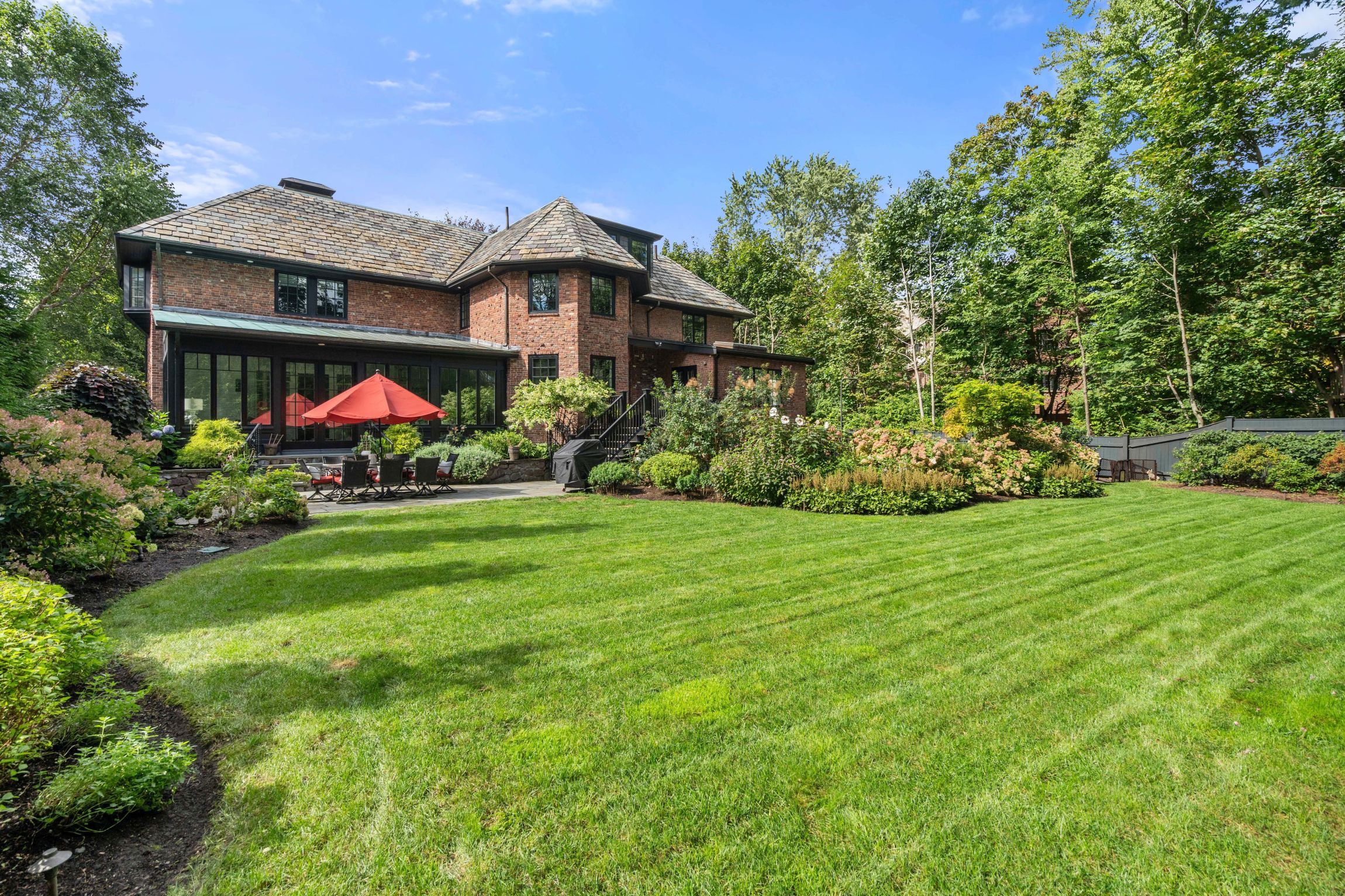 52 Hammondswood Rd 