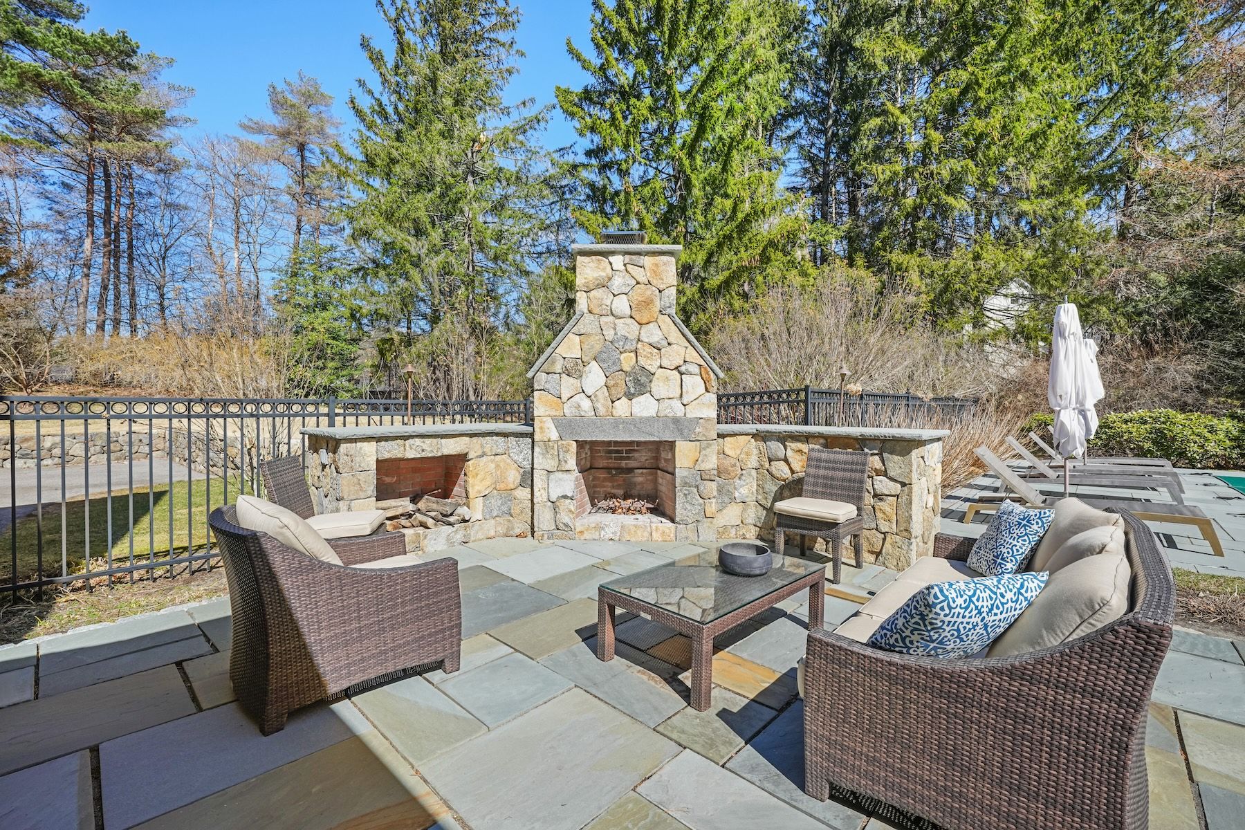 1 Myles Standish Rd 