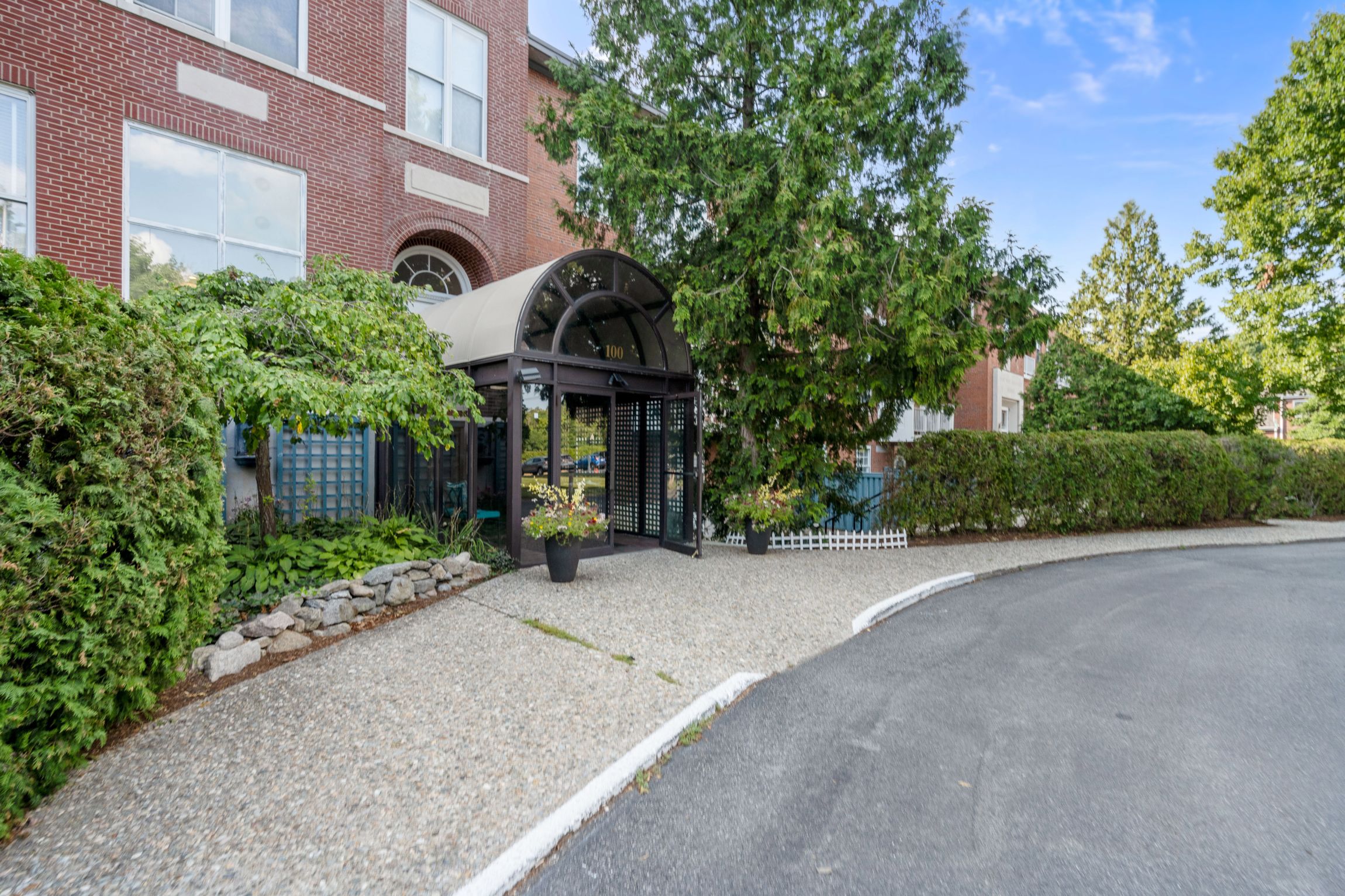 100 Parks Street, Unit 19