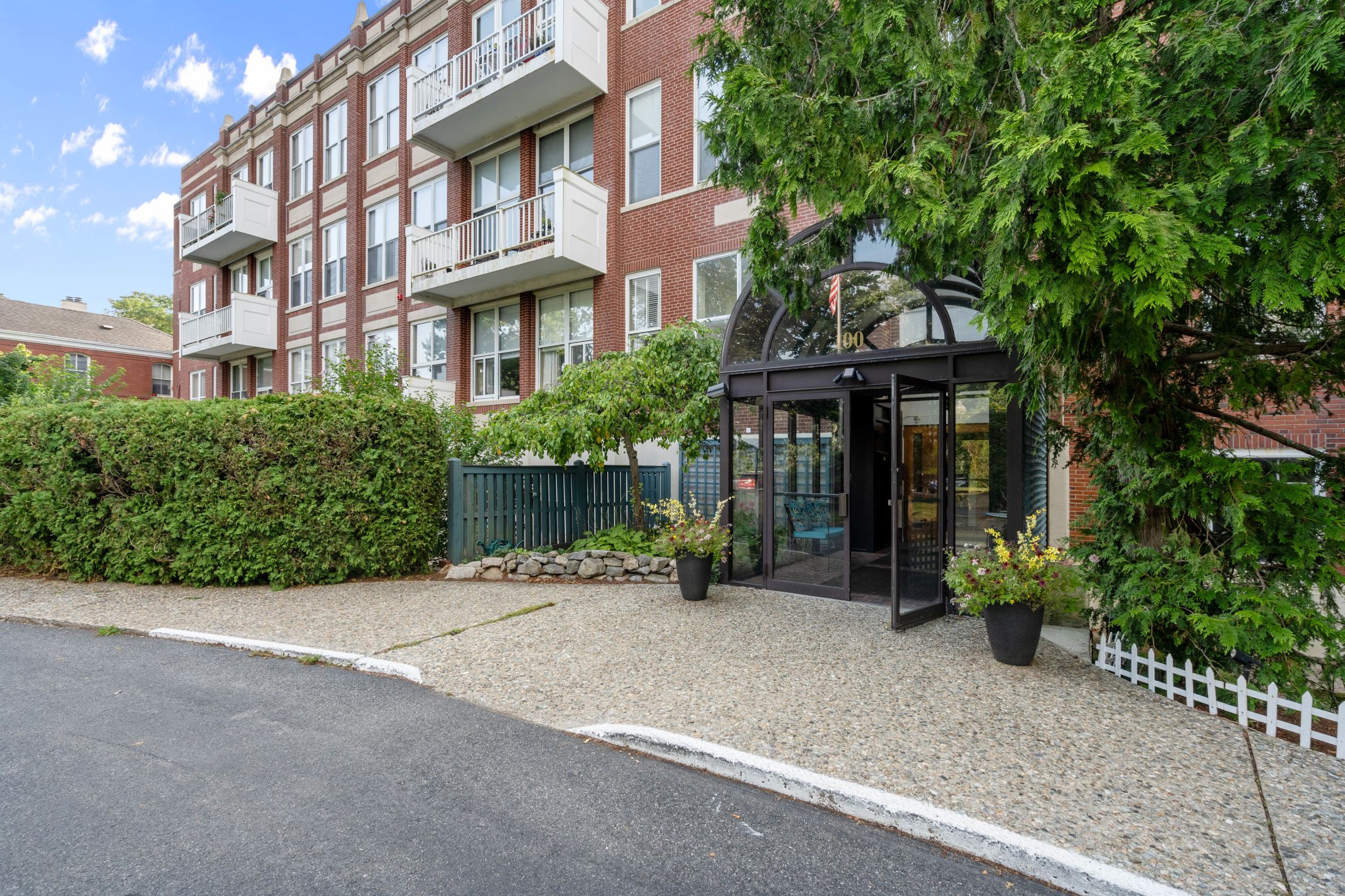 100 Parks Street, Unit 19