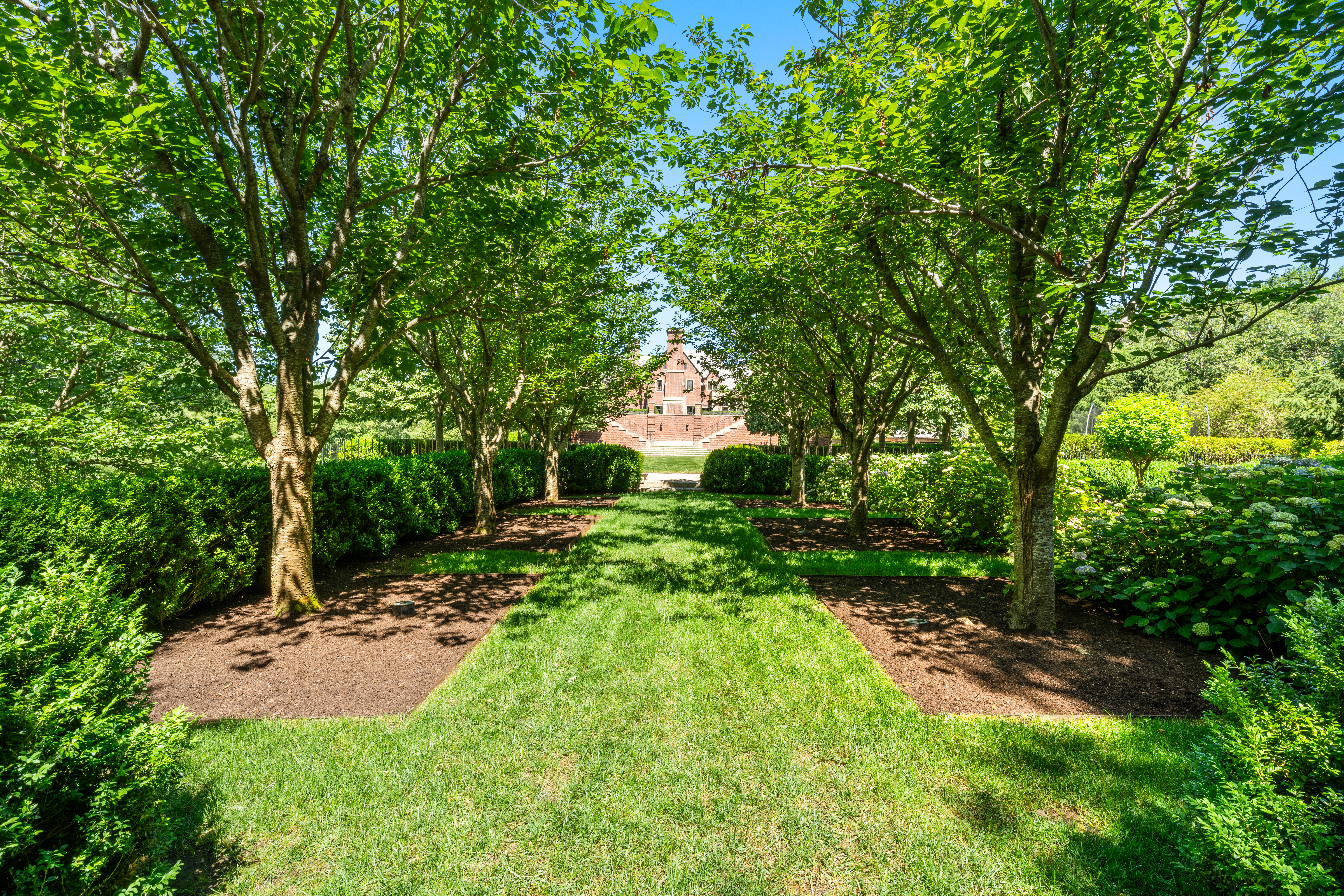 4 Willow Road 
