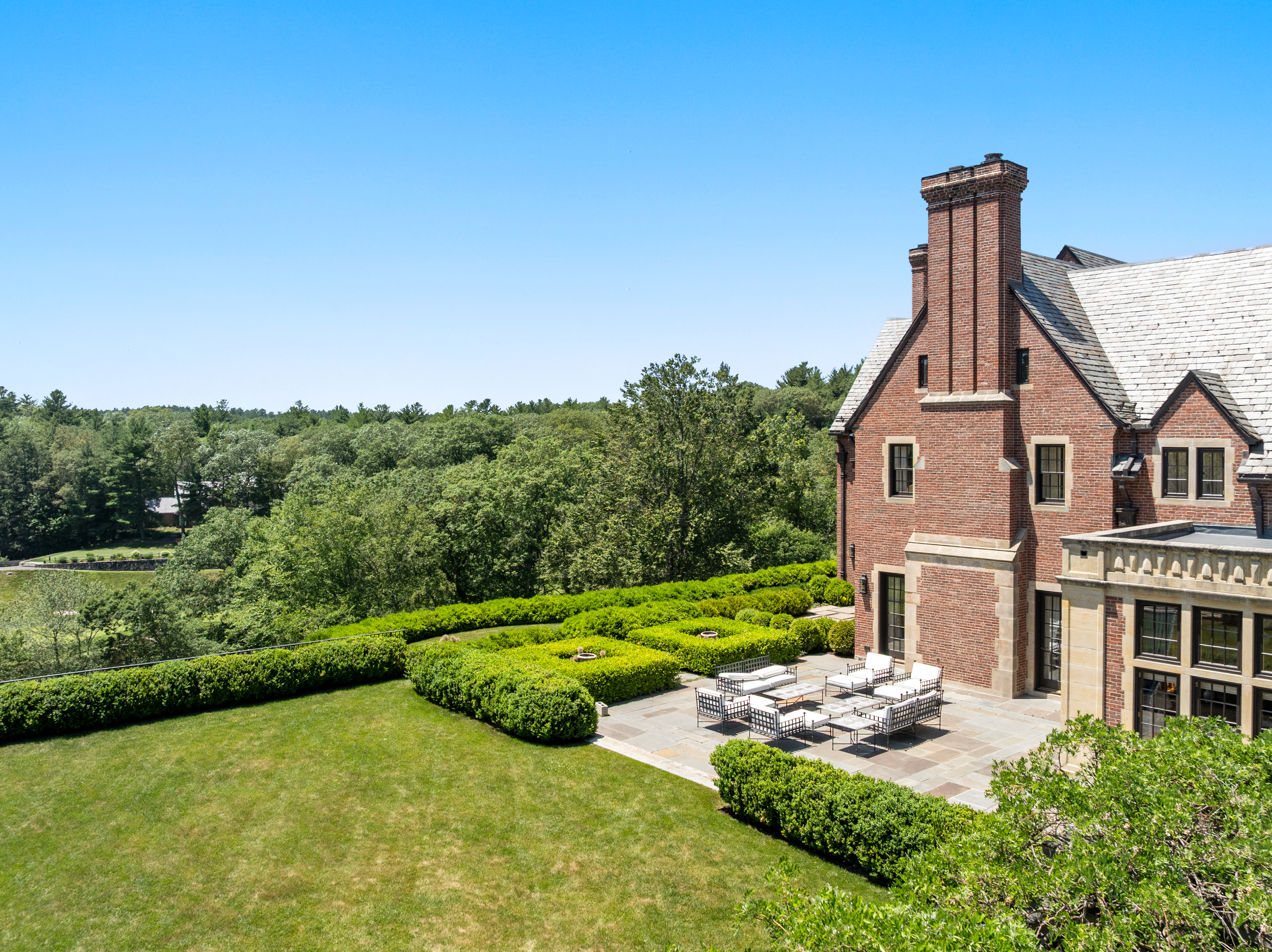 4 Willow Road 
