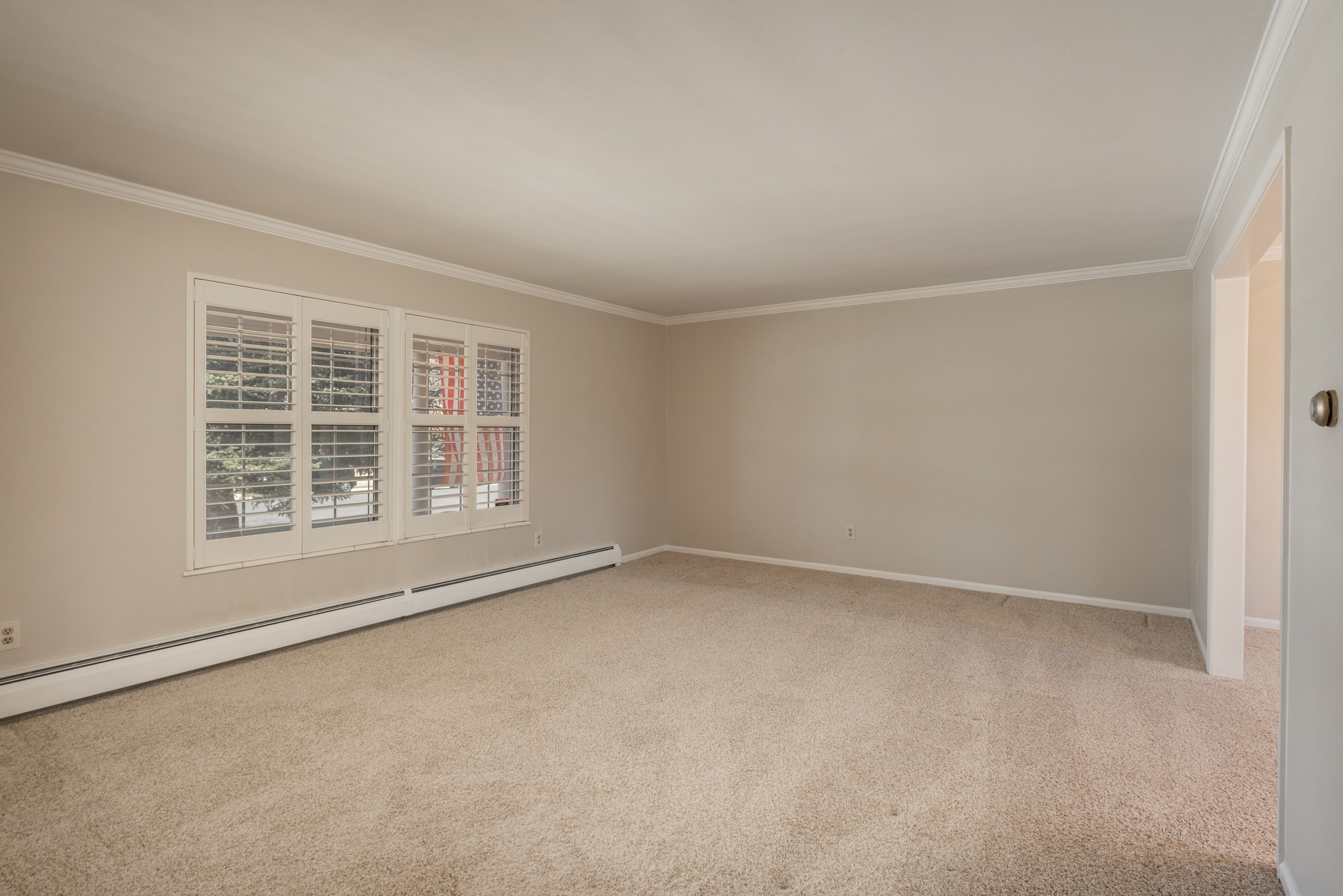 3926 S Magnolia Way 