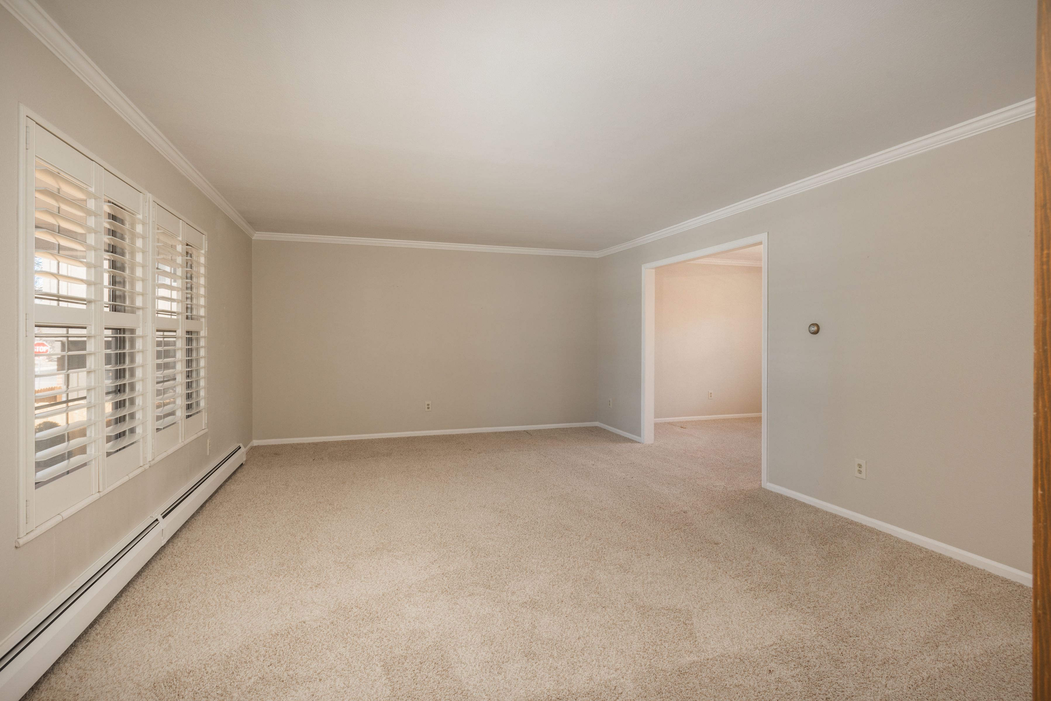 3926 S Magnolia Way 