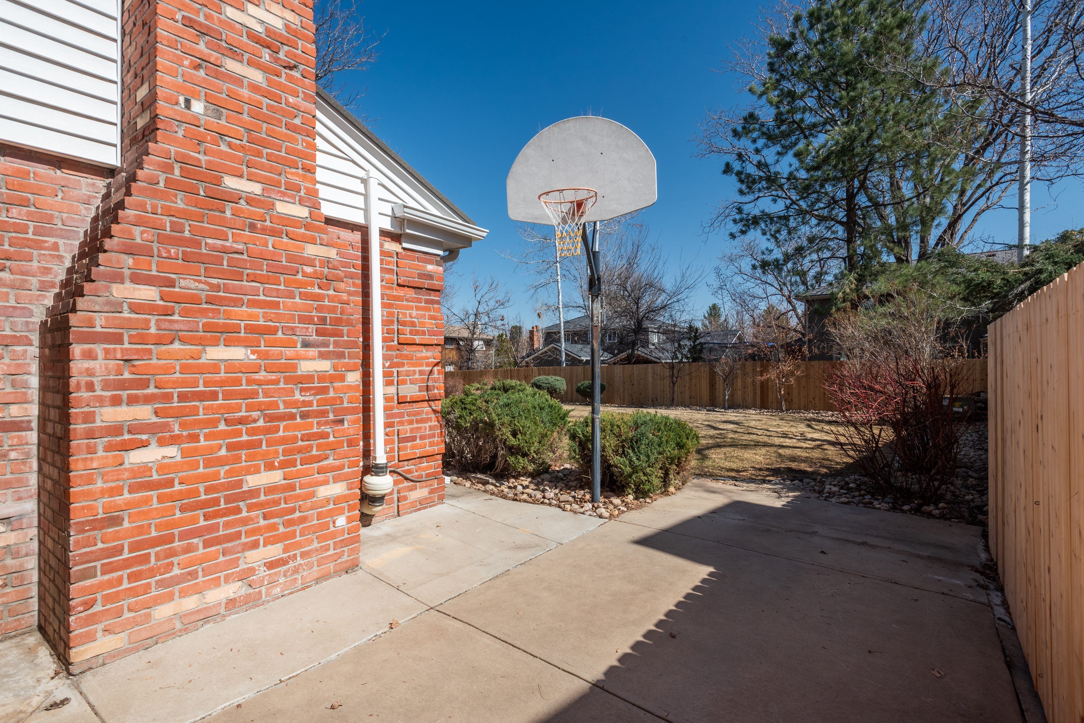 3926 S Magnolia Way 