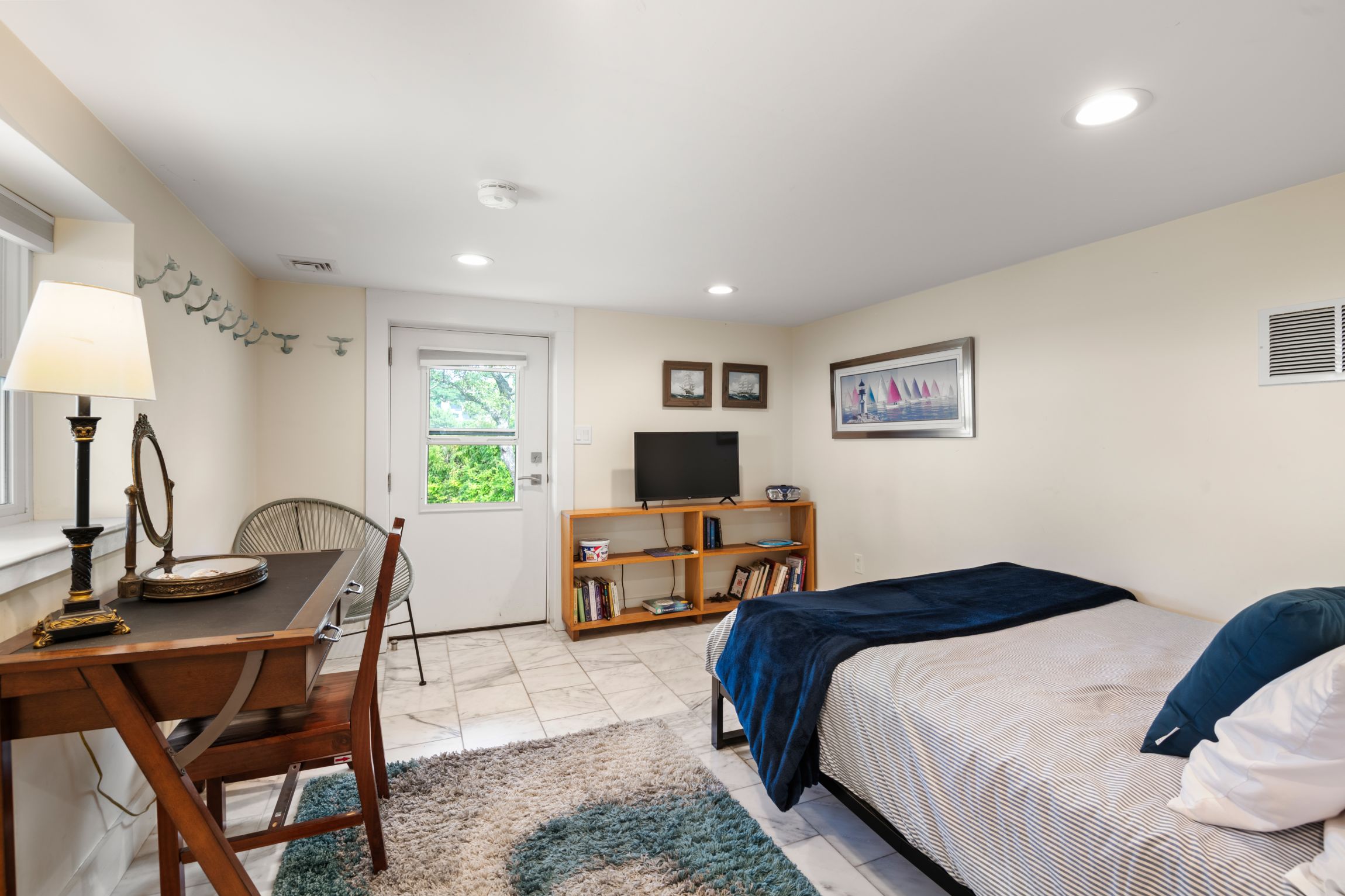 48 Rowley Shore 