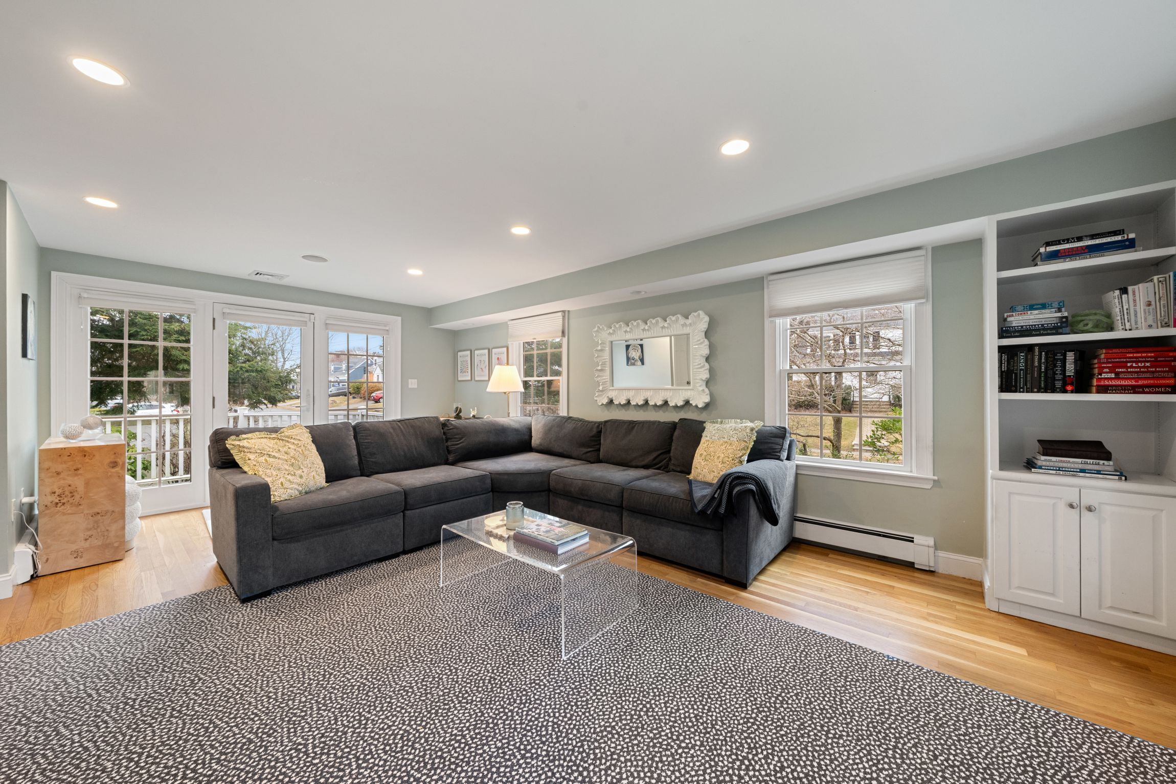 55 Burnside Rd 