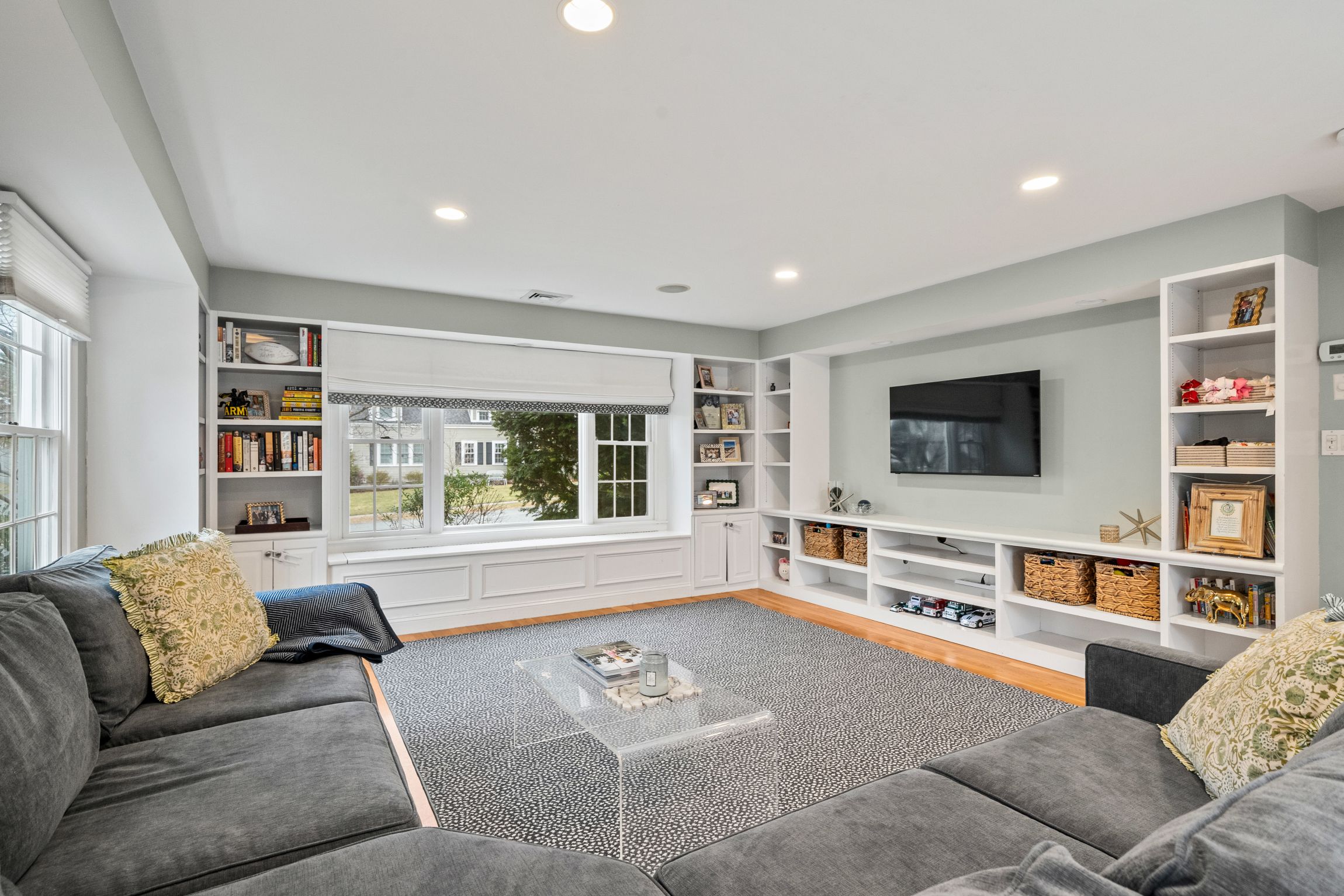 55 Burnside Rd 