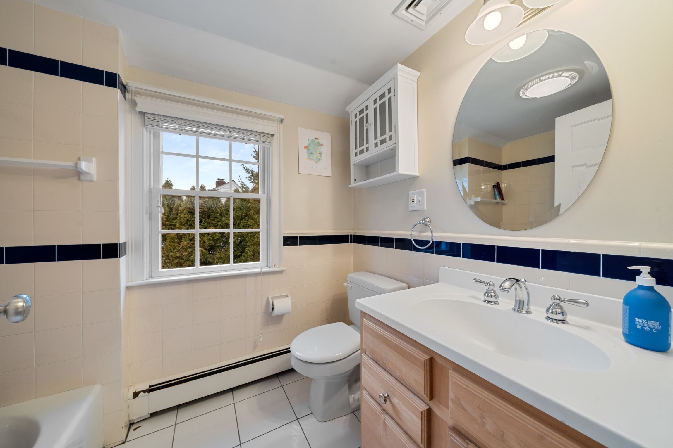 55 Burnside Rd 