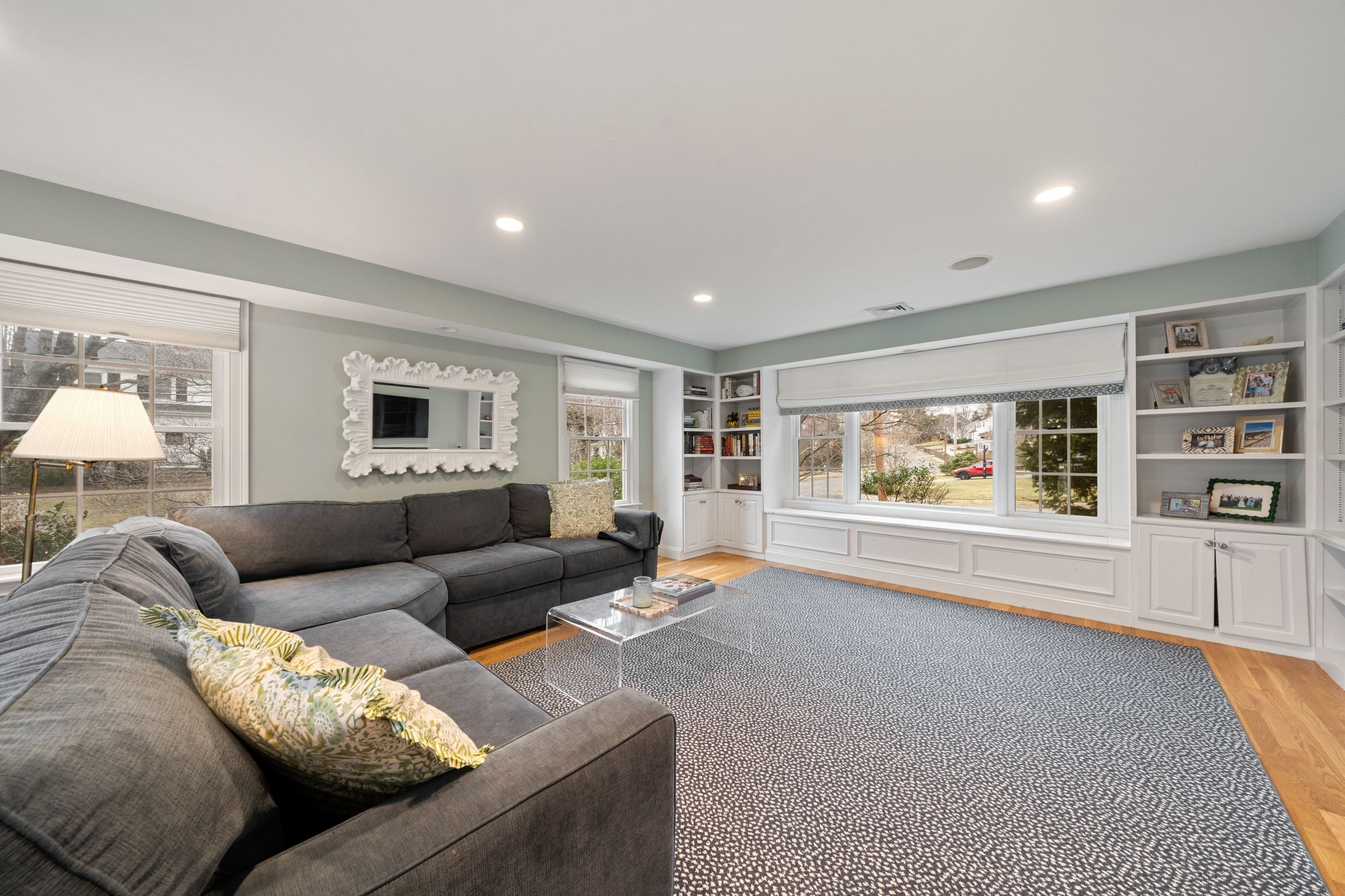 55 Burnside Rd 