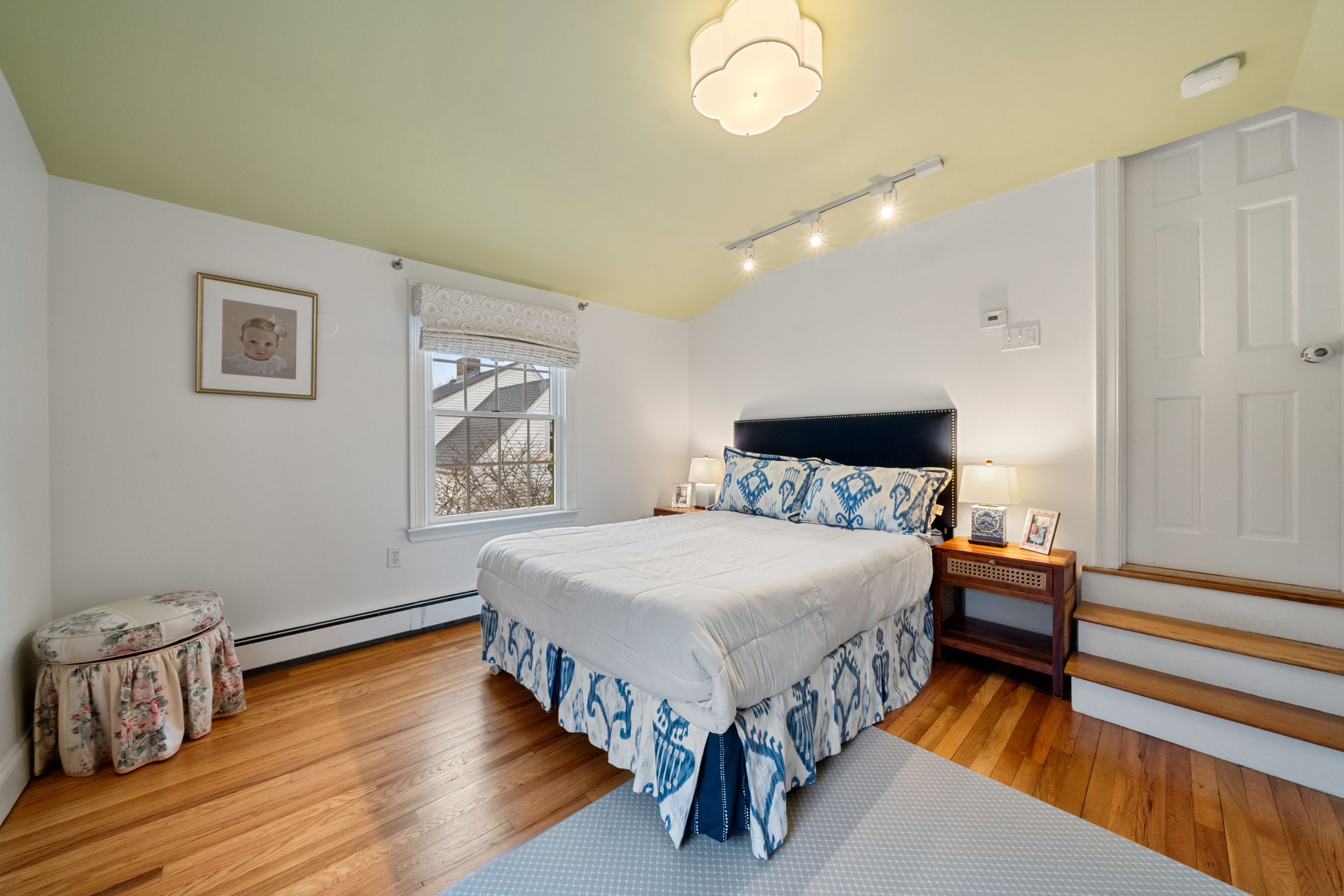 55 Burnside Rd 