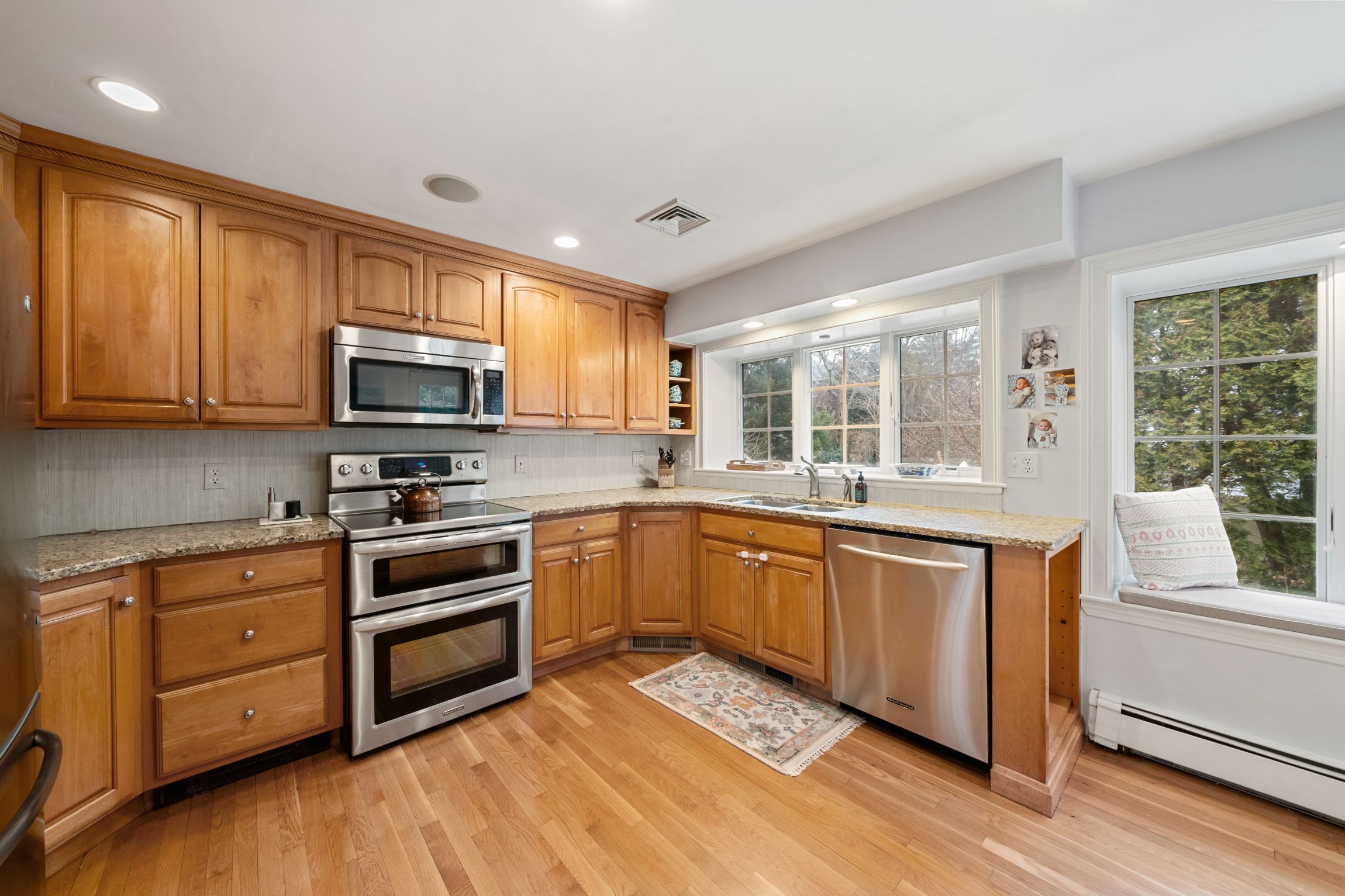55 Burnside Rd 